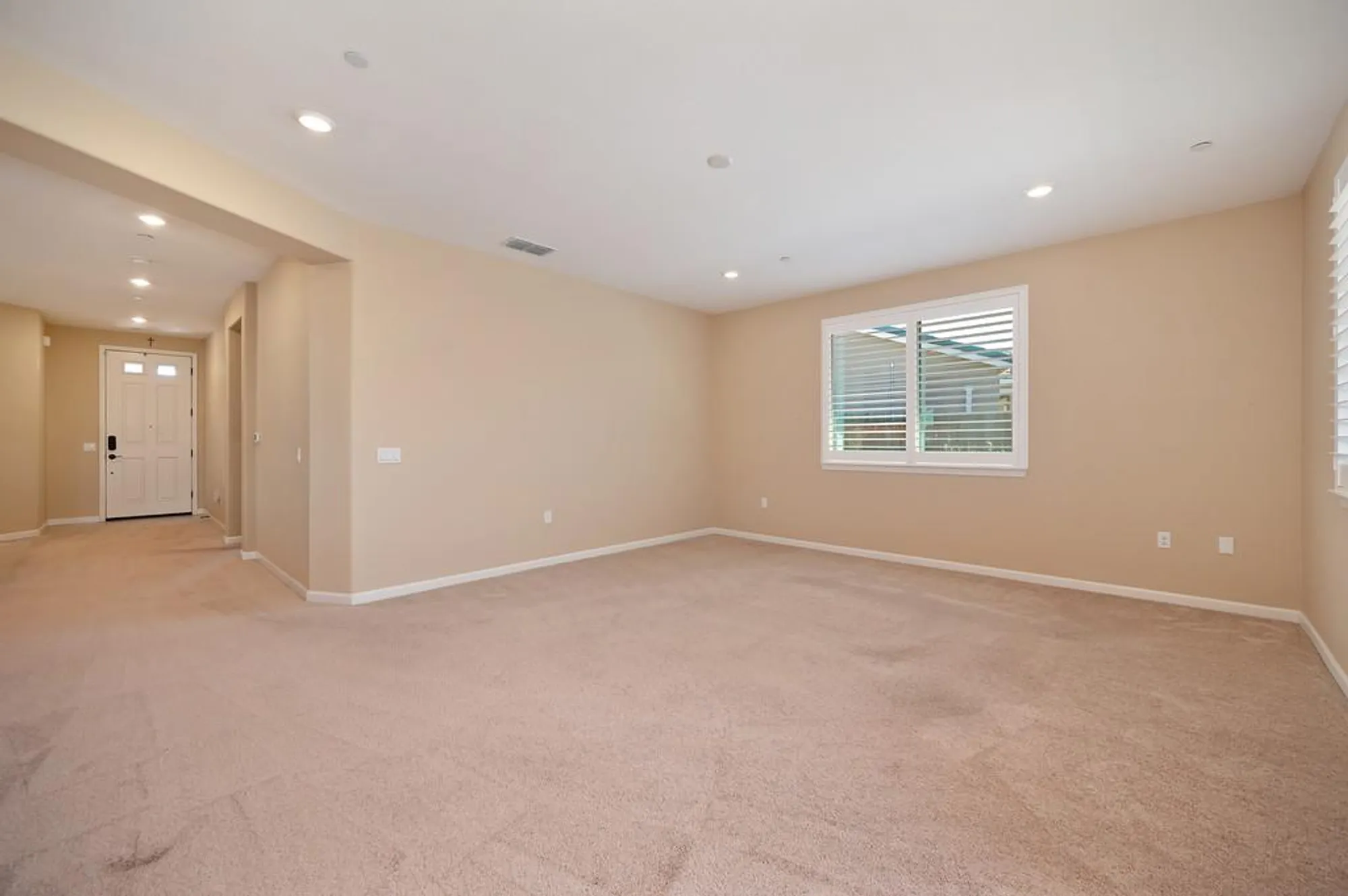 Property Slideshow image 15 of 48 | 7414 sun rose way, Sacramento, CA, 95829