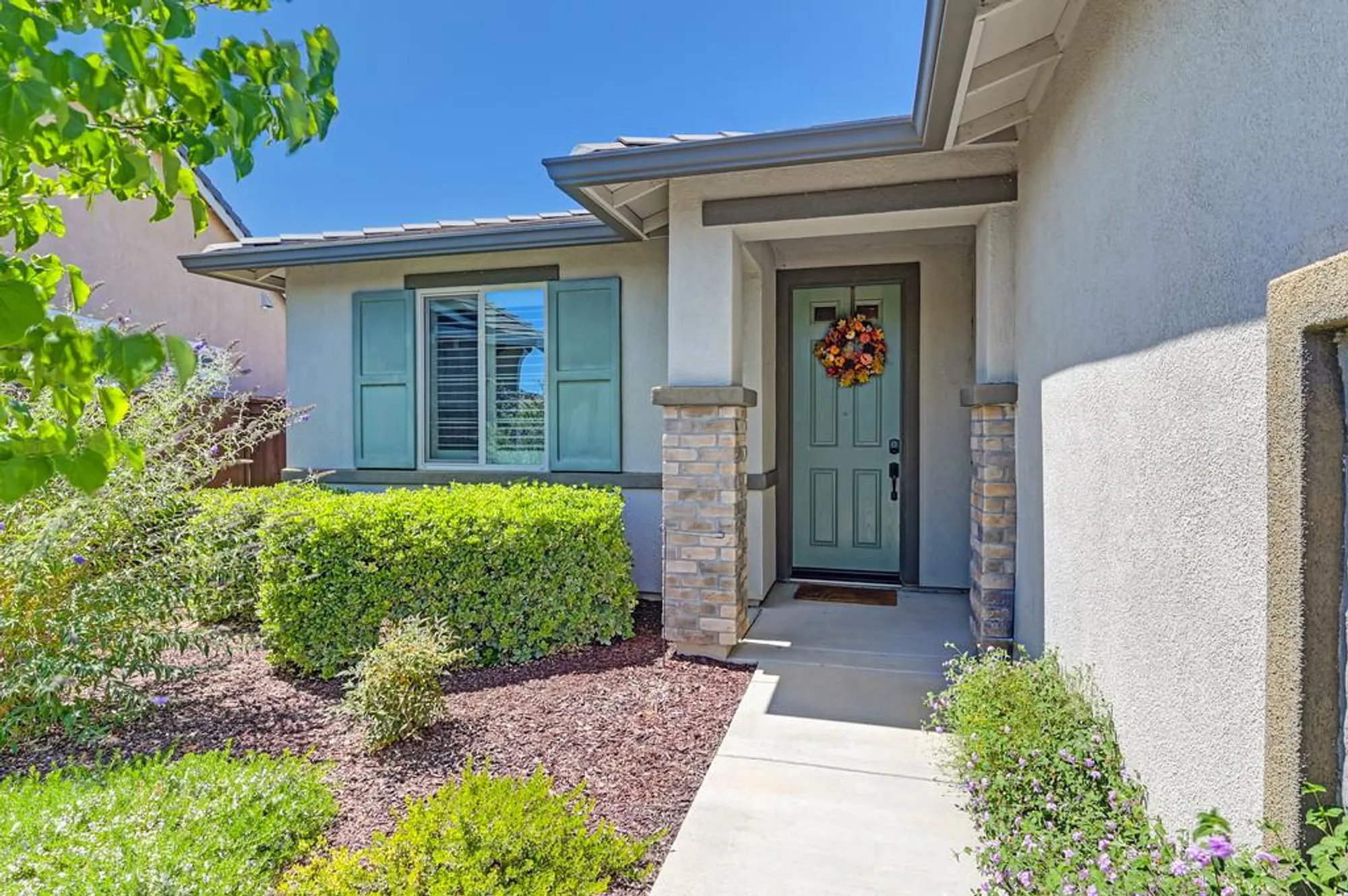 Property Slideshow image 4 of 48 | 7414 sun rose way, Sacramento, CA, 95829