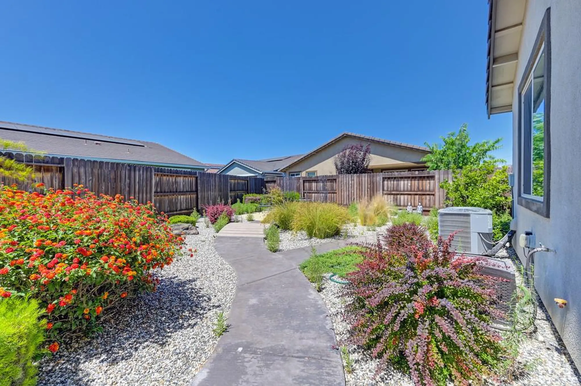 Property Slideshow image 28 of 48 | 7414 sun rose way, Sacramento, CA, 95829