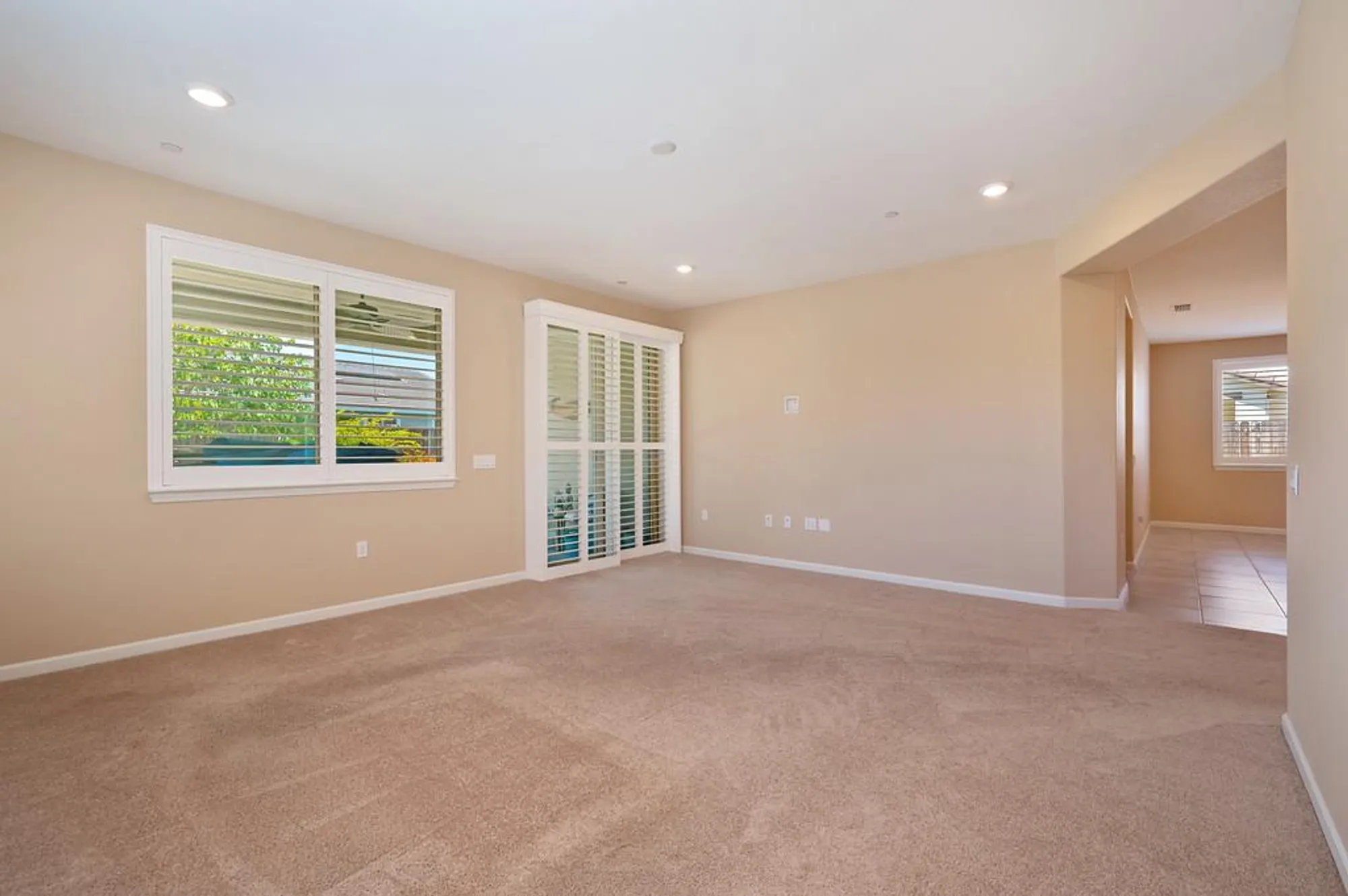 Property Slideshow image 13 of 48 | 7414 sun rose way, Sacramento, CA, 95829