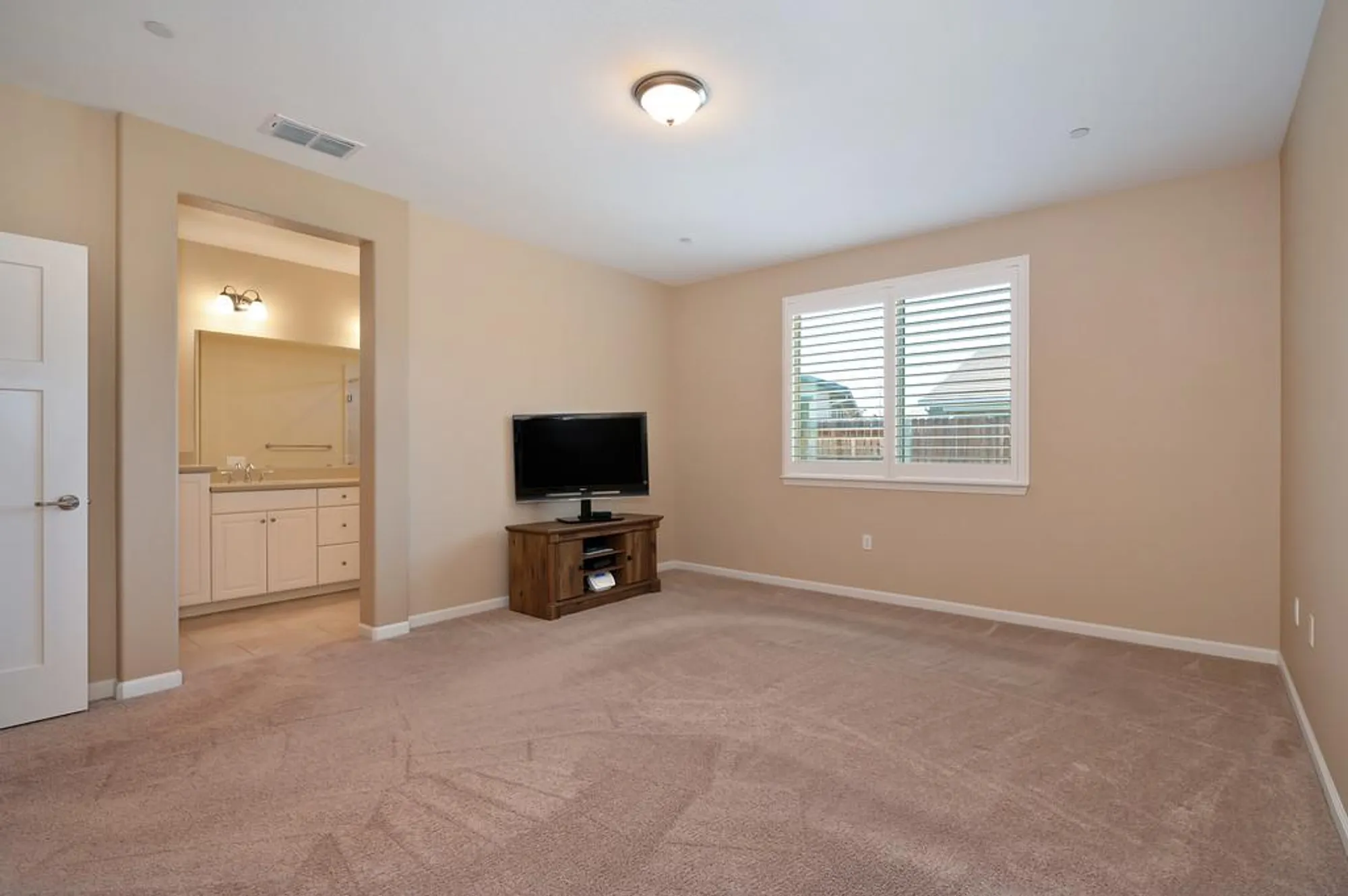 Property Slideshow image 21 of 48 | 7414 sun rose way, Sacramento, CA, 95829