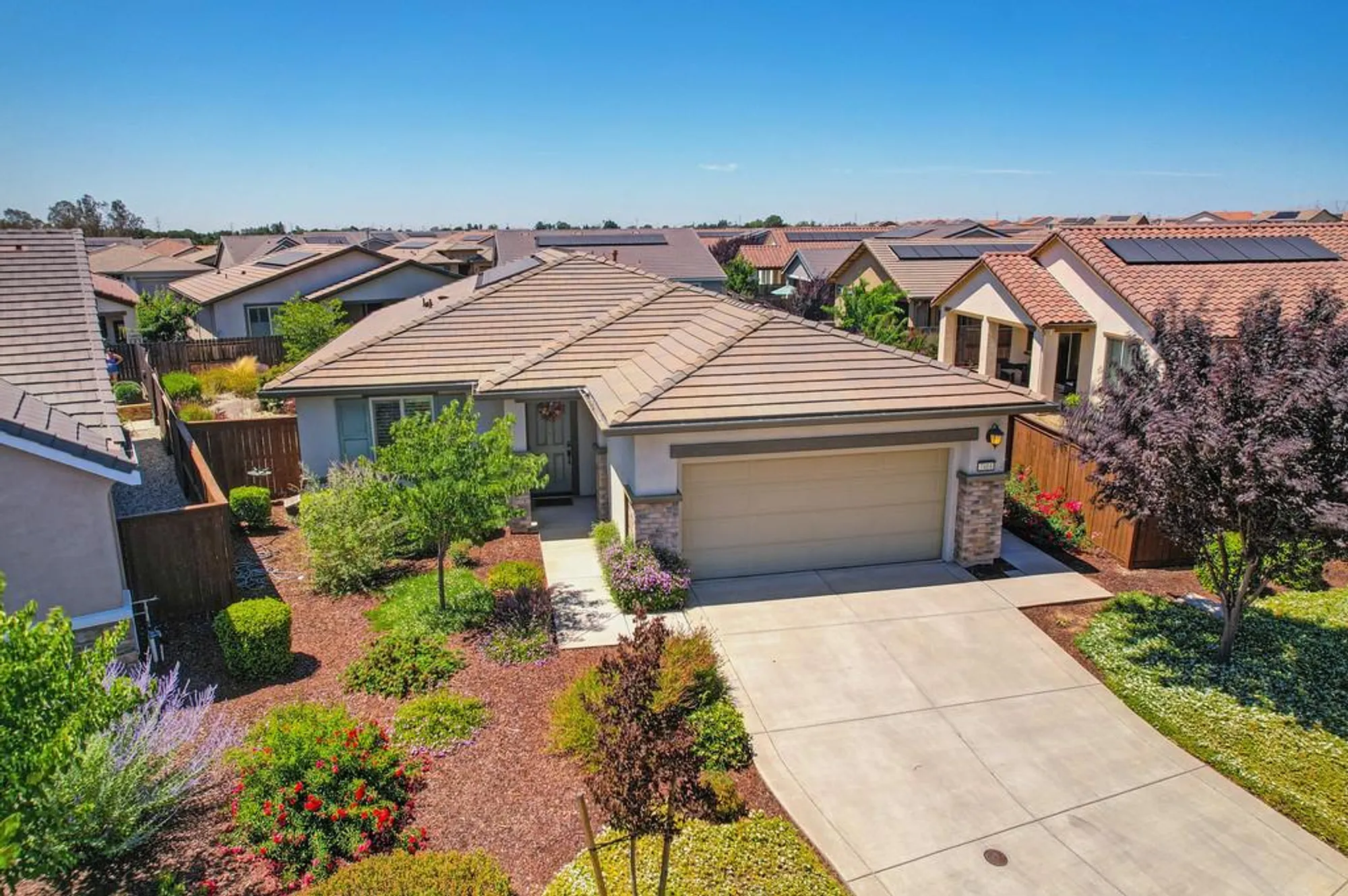 Property Slideshow image 2 of 48 | 7414 sun rose way, Sacramento, CA, 95829