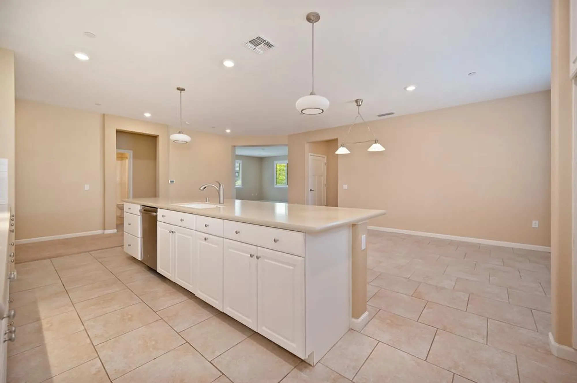 Property Slideshow image 9 of 48 | 7414 sun rose way, Sacramento, CA, 95829