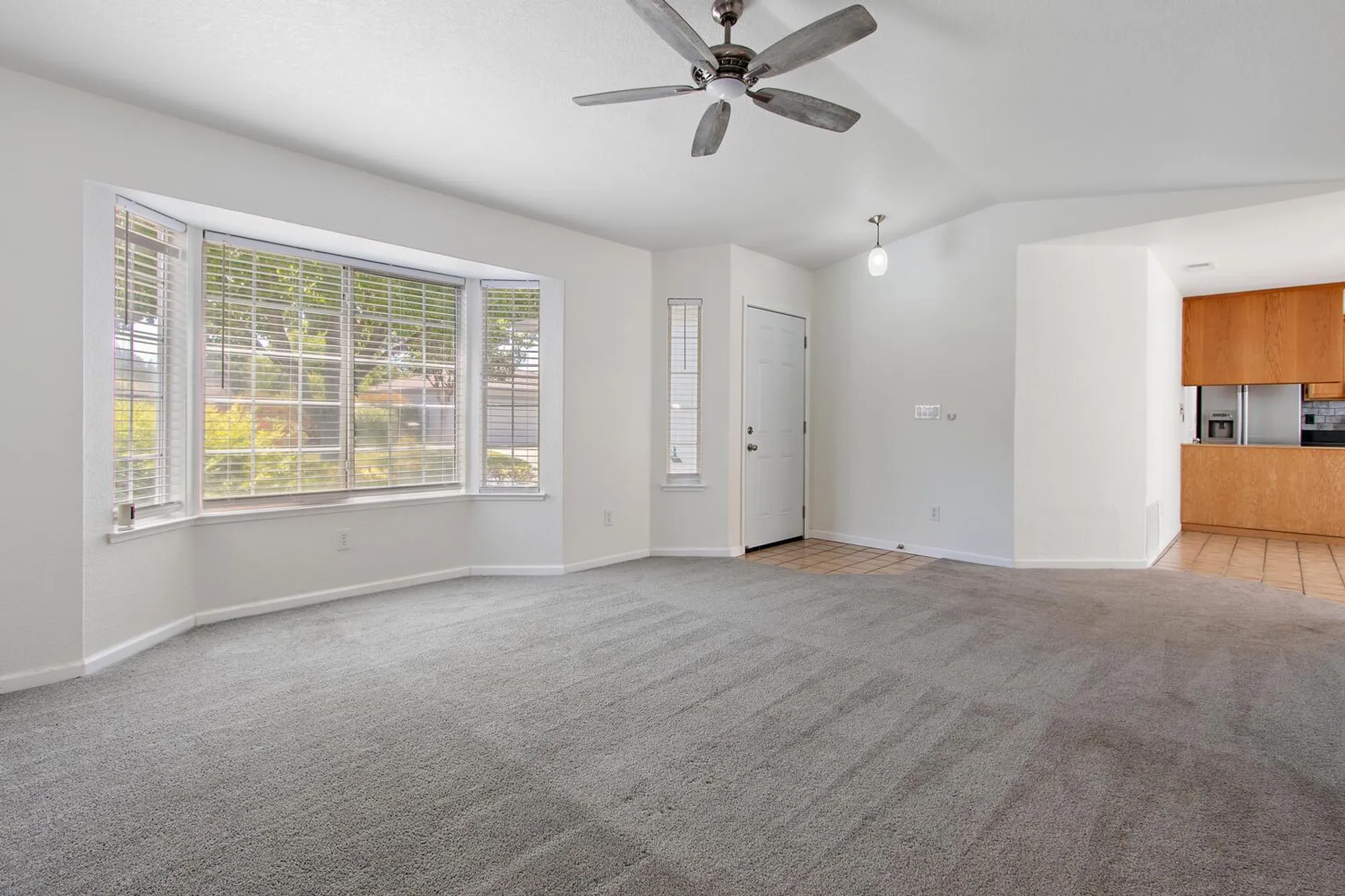 Property Slideshow image 5 of 41 | 7313 sunshire ln, Sacramento, CA, 95828