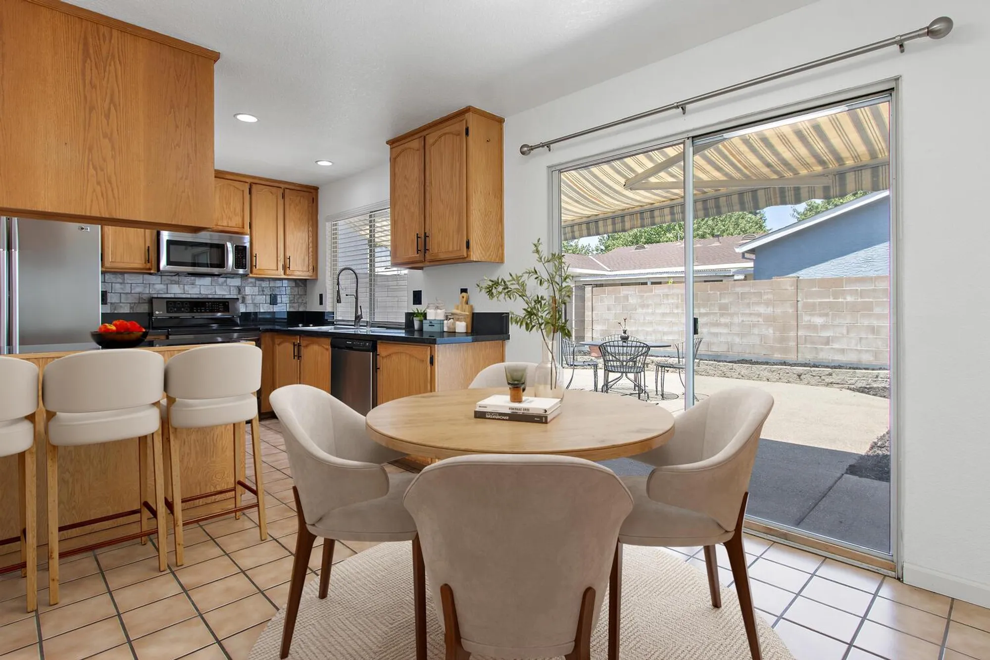 Property Slideshow image 6 of 41 | 7313 sunshire ln, Sacramento, CA, 95828