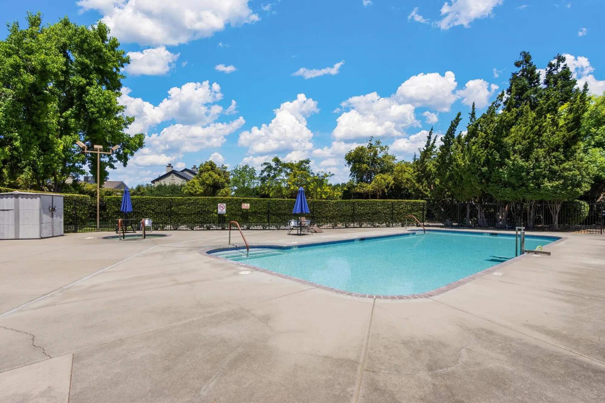 Property Slideshow image 29 of 41 | 7313 sunshire ln, Sacramento, CA, 95828
