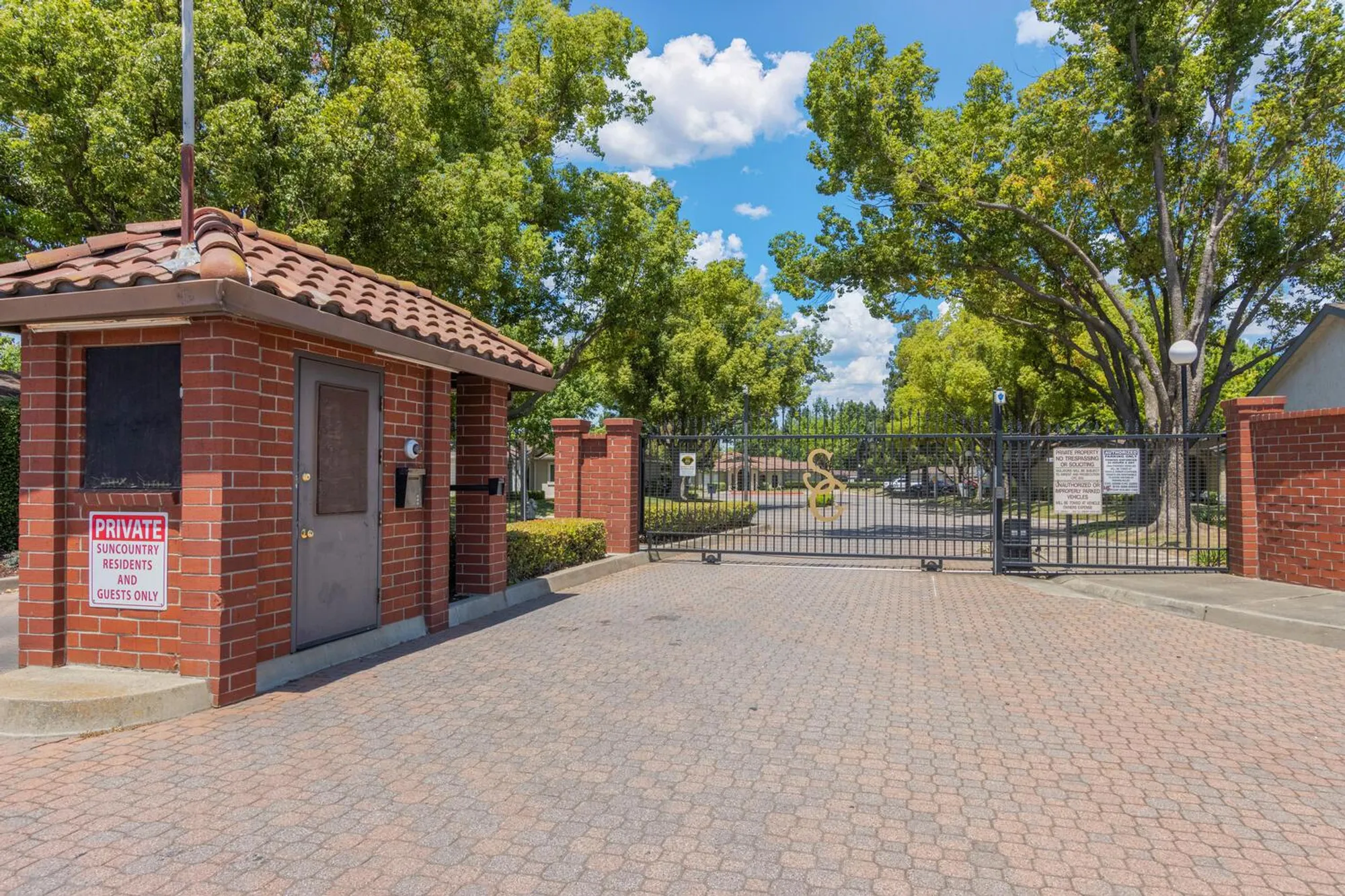 Property Slideshow image 27 of 41 | 7313 sunshire ln, Sacramento, CA, 95828