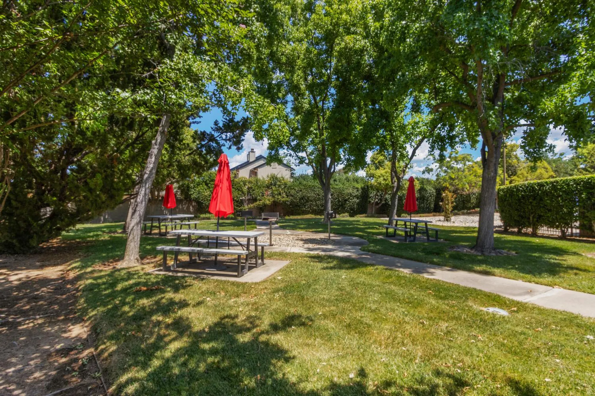 Property Slideshow image 38 of 41 | 7313 sunshire ln, Sacramento, CA, 95828
