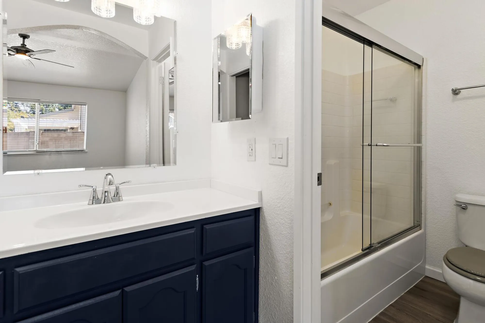 Property Slideshow image 18 of 41 | 7313 sunshire ln, Sacramento, CA, 95828