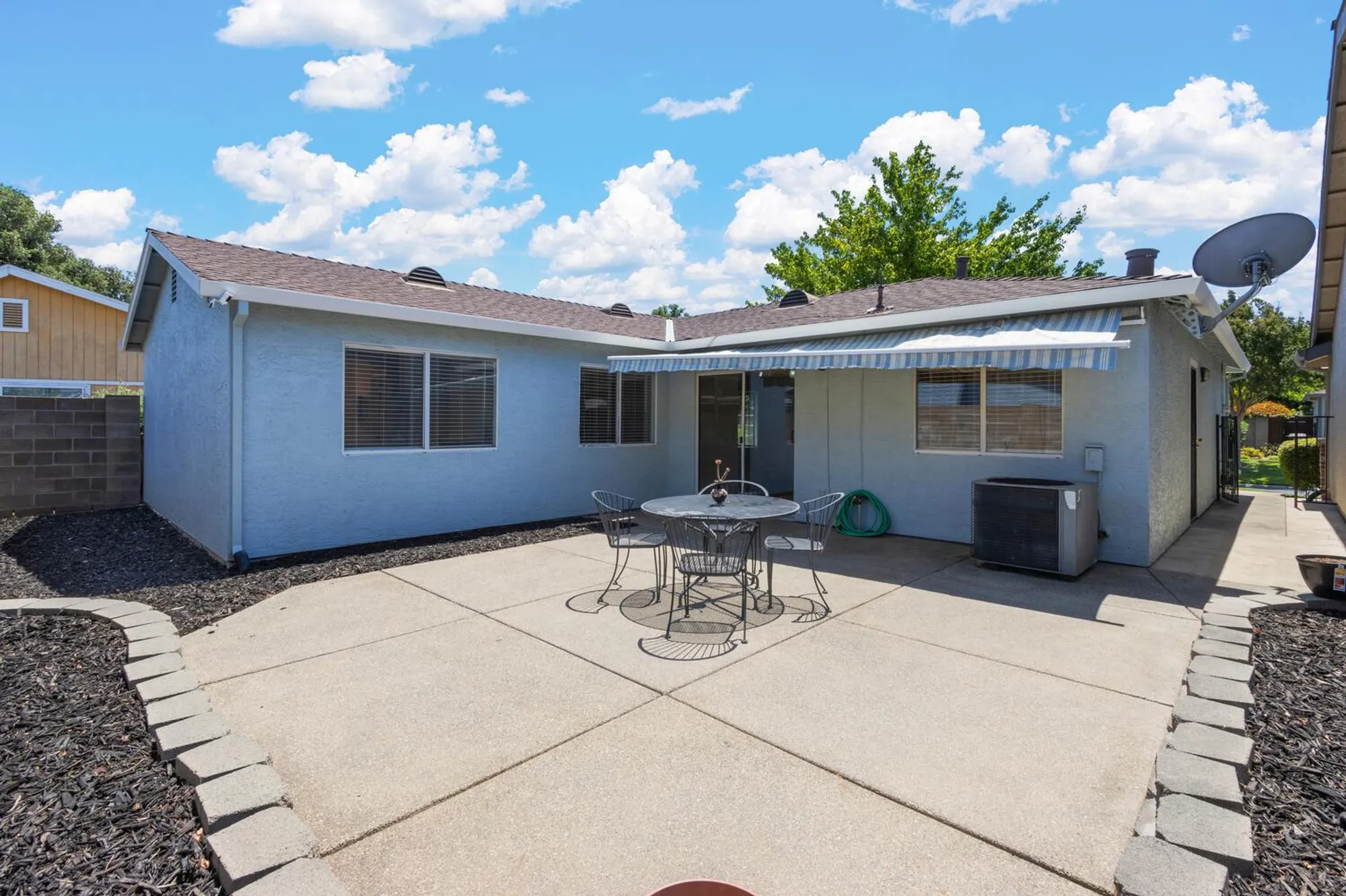 Property Slideshow image 24 of 41 | 7313 sunshire ln, Sacramento, CA, 95828