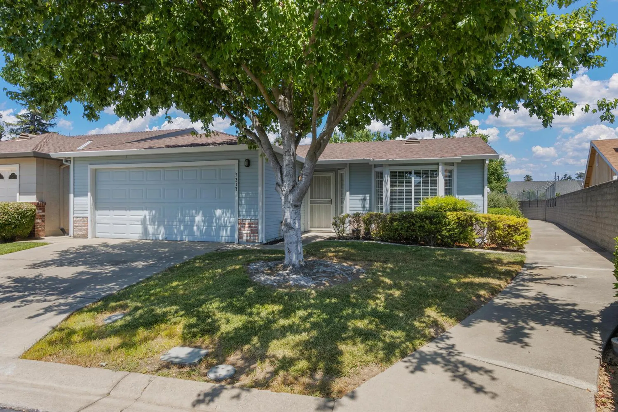 Property Slideshow image 1 of 41 | 7313 sunshire ln, Sacramento, CA, 95828
