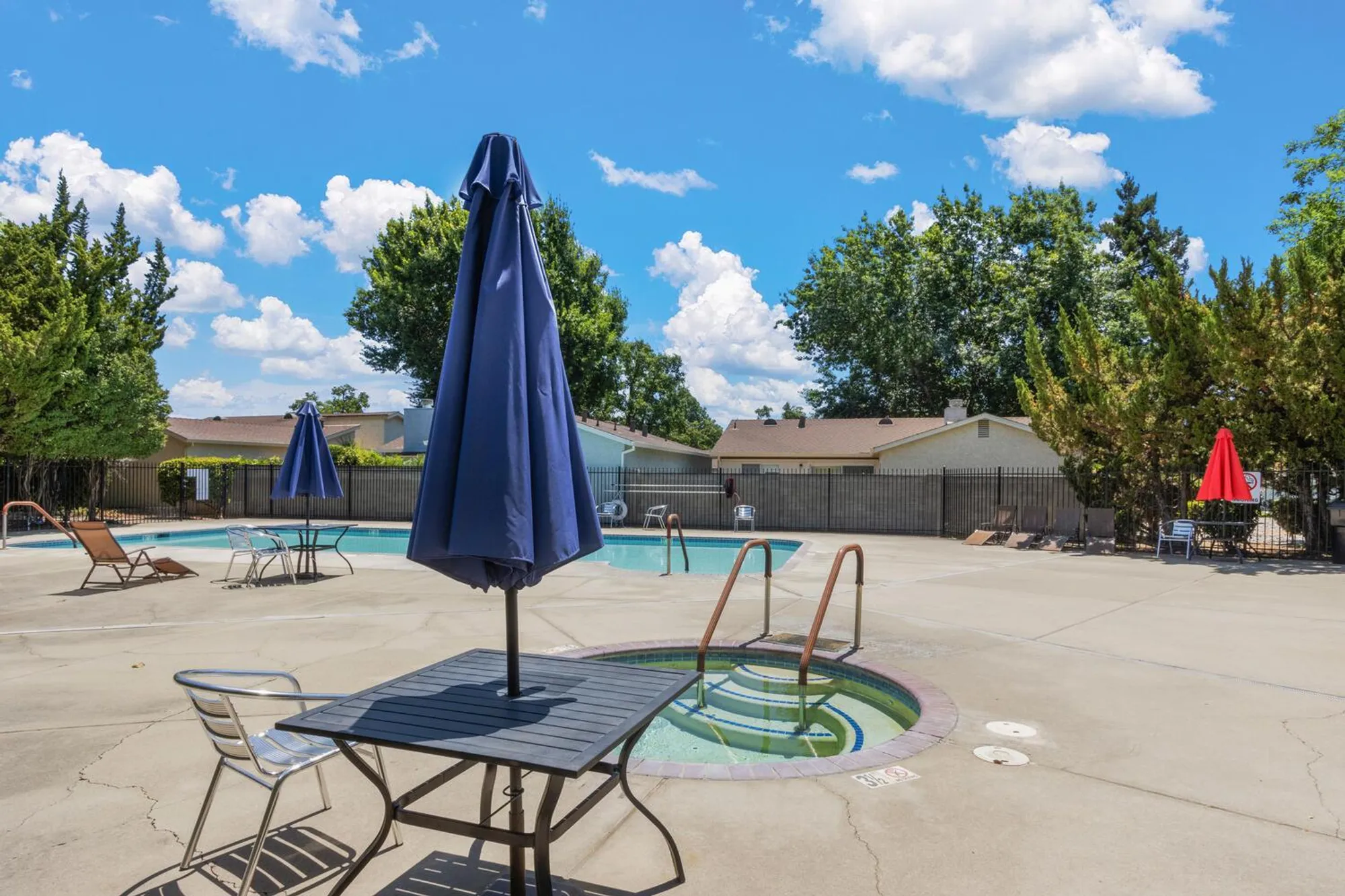 Property Slideshow image 35 of 41 | 7313 sunshire ln, Sacramento, CA, 95828