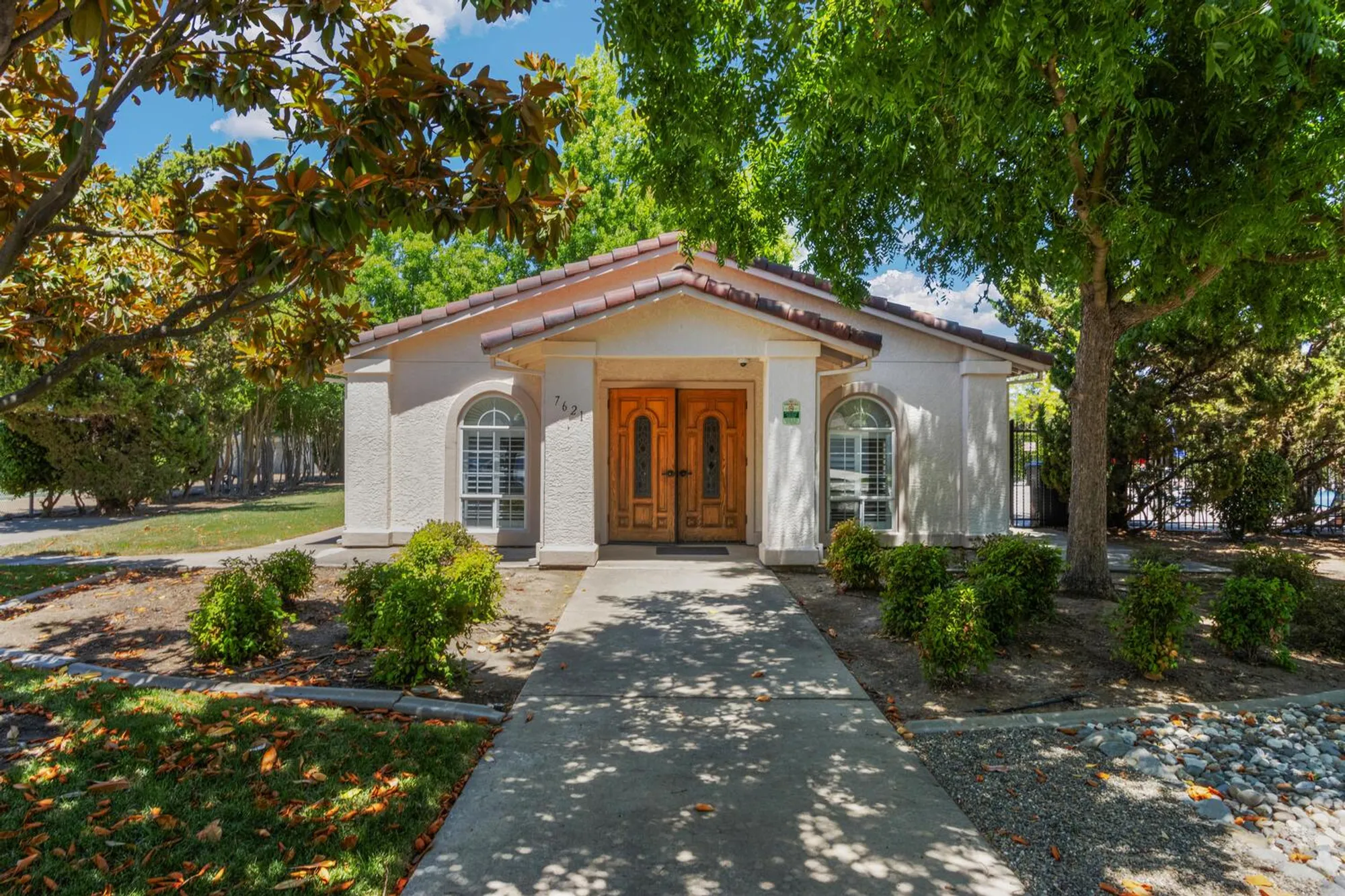 Property Slideshow image 32 of 41 | 7313 sunshire ln, Sacramento, CA, 95828