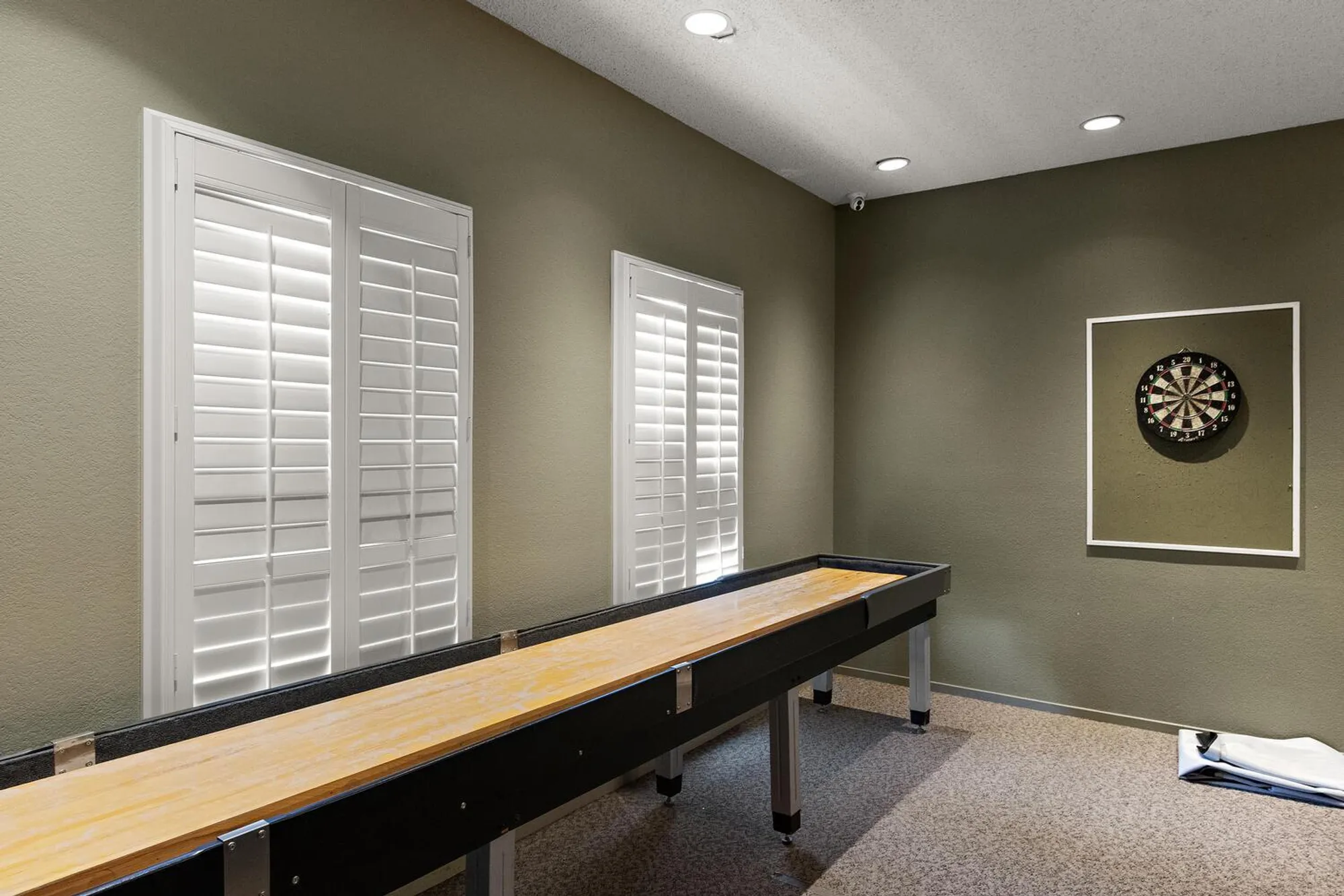 Property Slideshow image 33 of 41 | 7313 sunshire ln, Sacramento, CA, 95828
