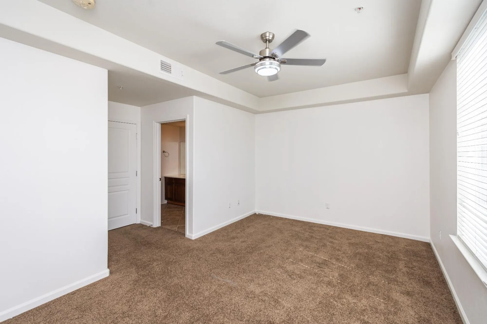 Property Slideshow image 13 of 33 | 1530 topanga ln 106, Lincoln, CA, 95648