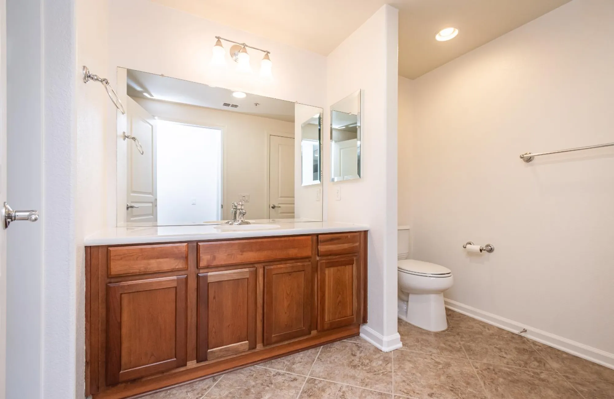 Property Slideshow image 11 of 33 | 1530 topanga ln 106, Lincoln, CA, 95648