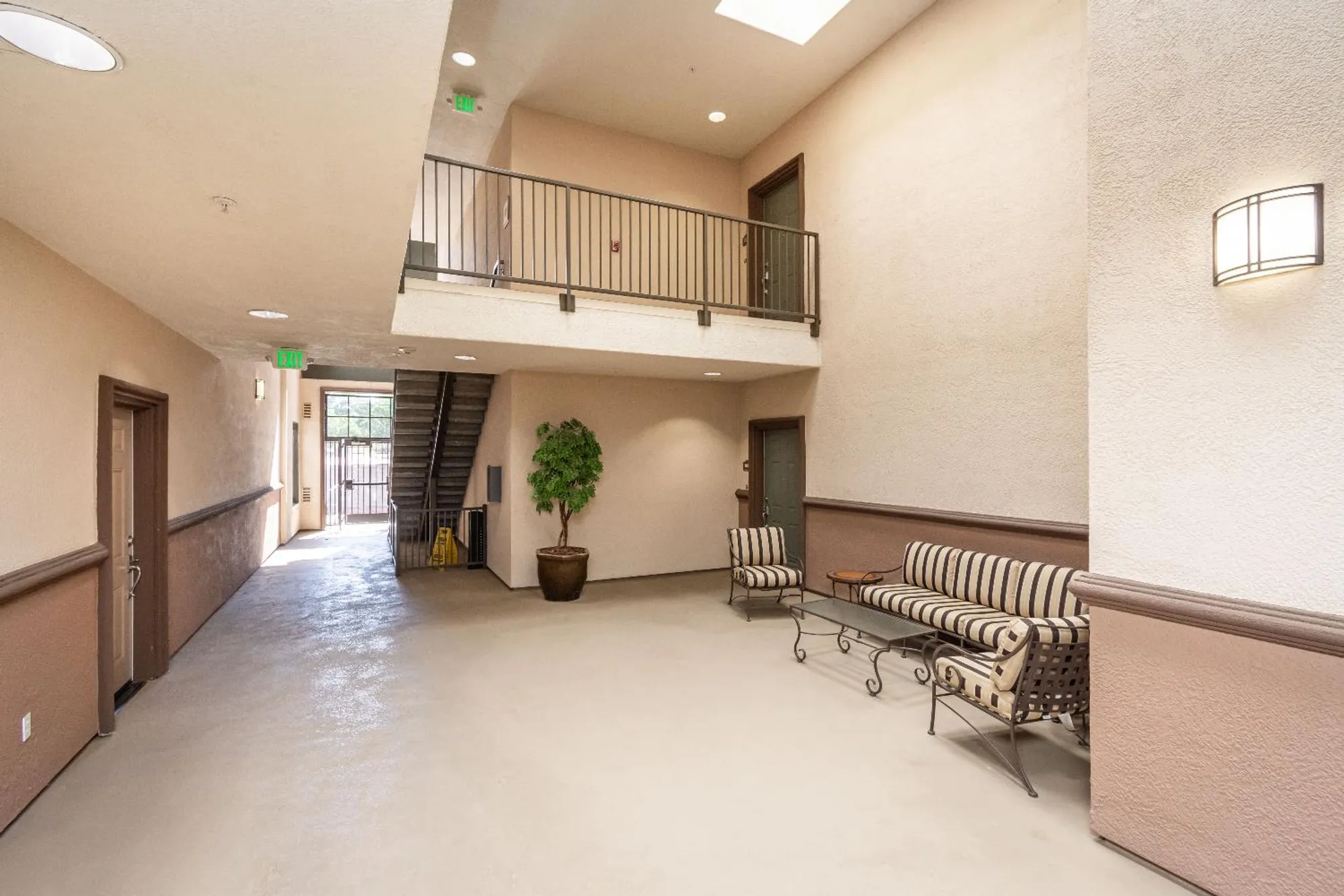 Property Slideshow image 2 of 33 | 1530 topanga ln 106, Lincoln, CA, 95648