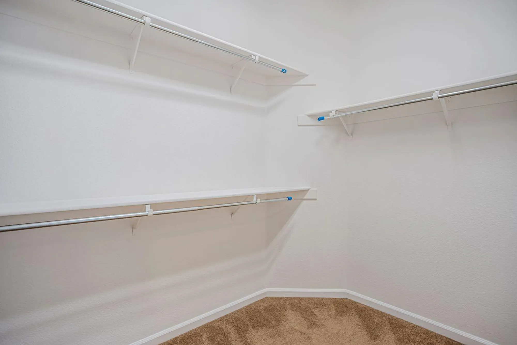 Property Slideshow image 16 of 37 | 7628 chatsworth cir, Elk Grove, CA, 95757