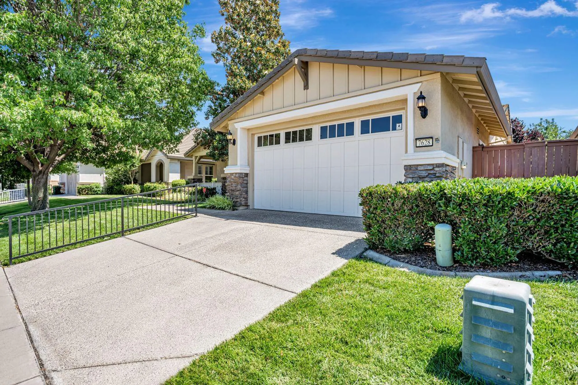 Property Slideshow image 35 of 37 | 7628 chatsworth cir, Elk Grove, CA, 95757