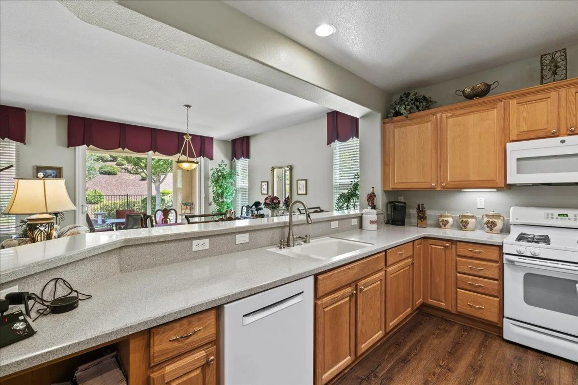 Property Slideshow image 20 of 49 | 2502 walden view ln, Lincoln, CA, 95648