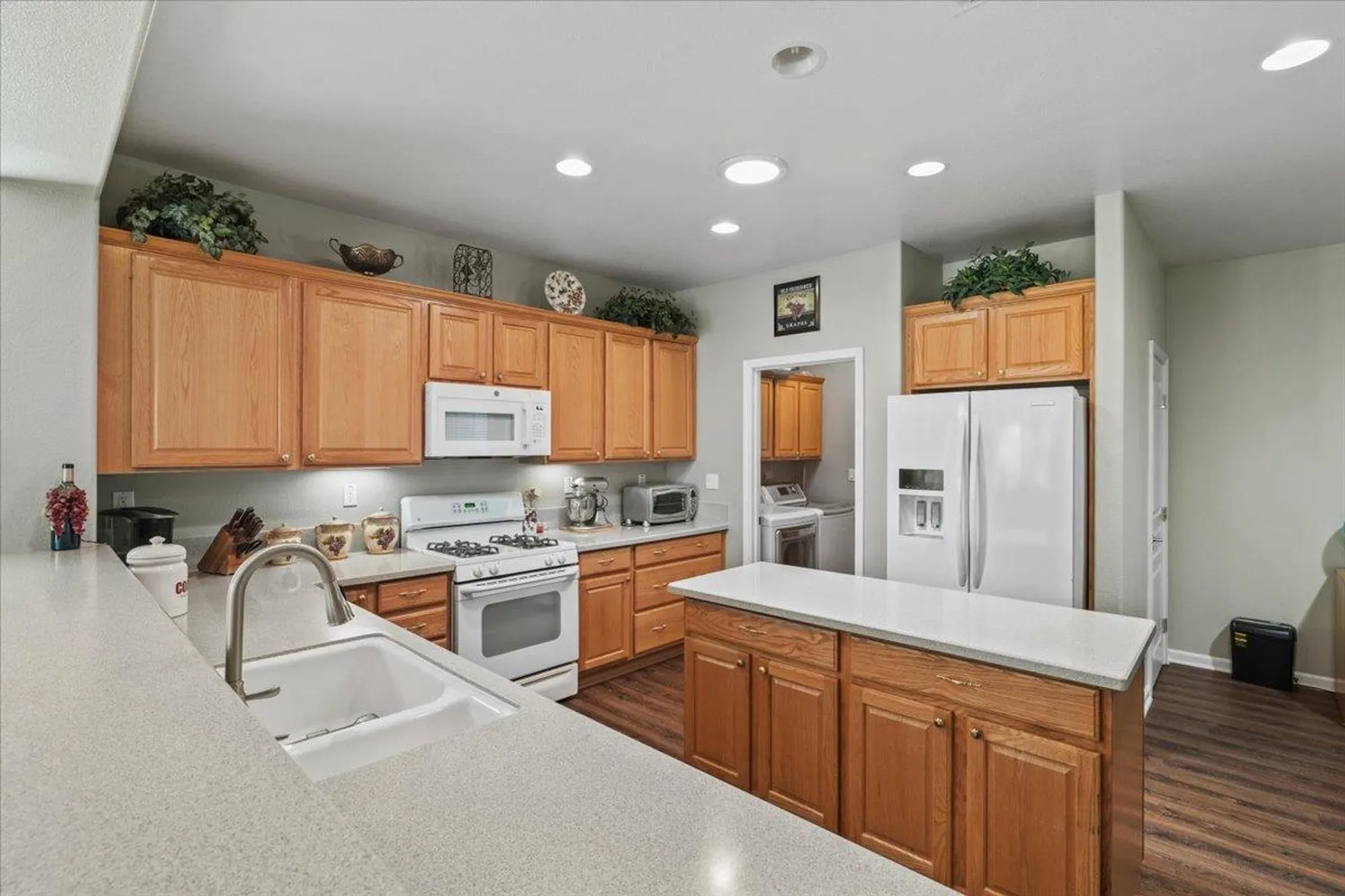 Property Slideshow image 16 of 49 | 2502 walden view ln, Lincoln, CA, 95648