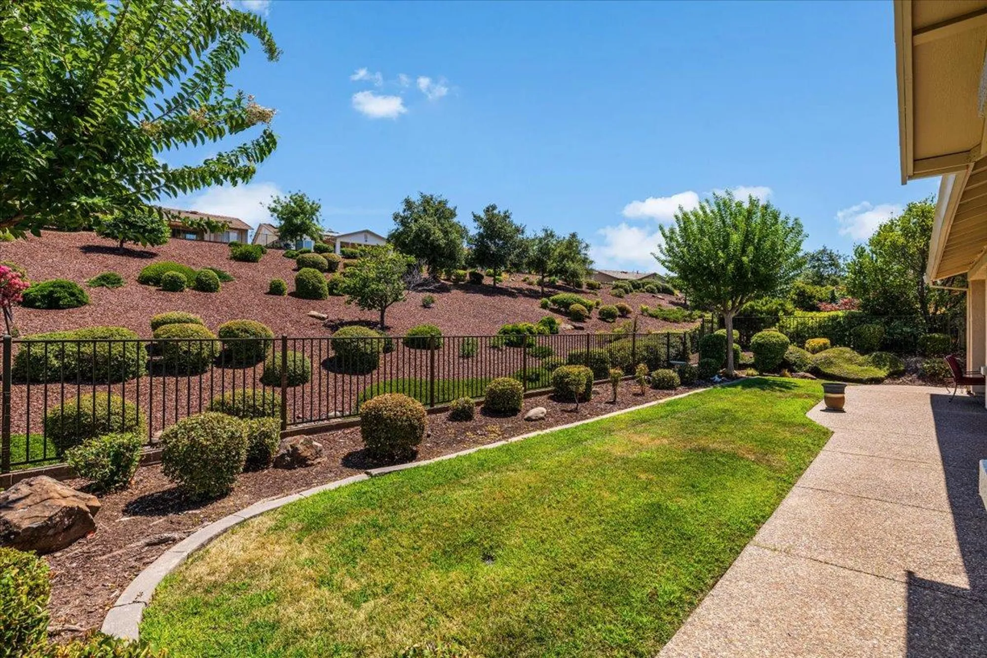 Property Slideshow image 7 of 49 | 2502 walden view ln, Lincoln, CA, 95648