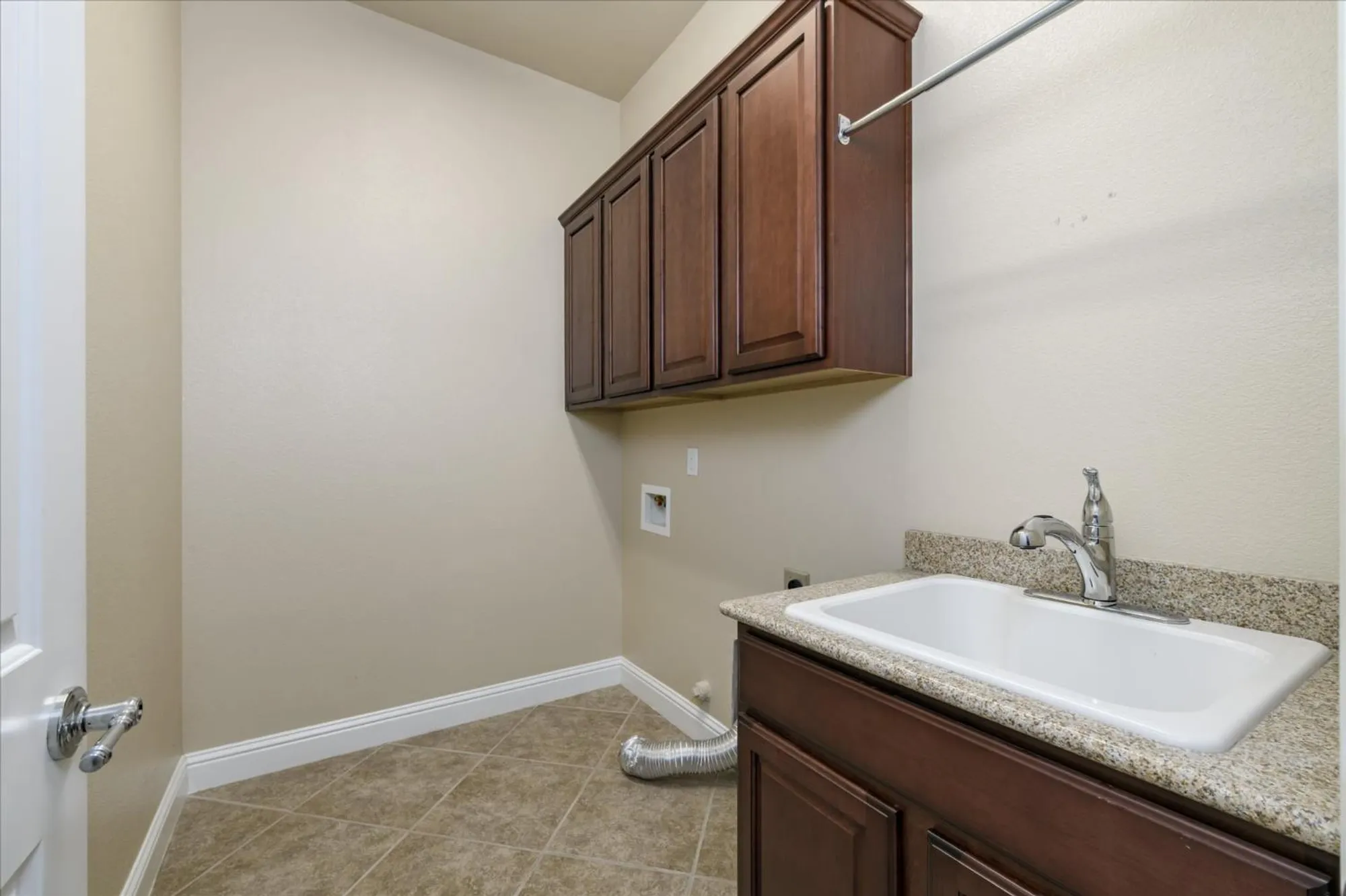 Property Slideshow image 23 of 36 | 2112 leighham dr, Roseville, CA, 95747
