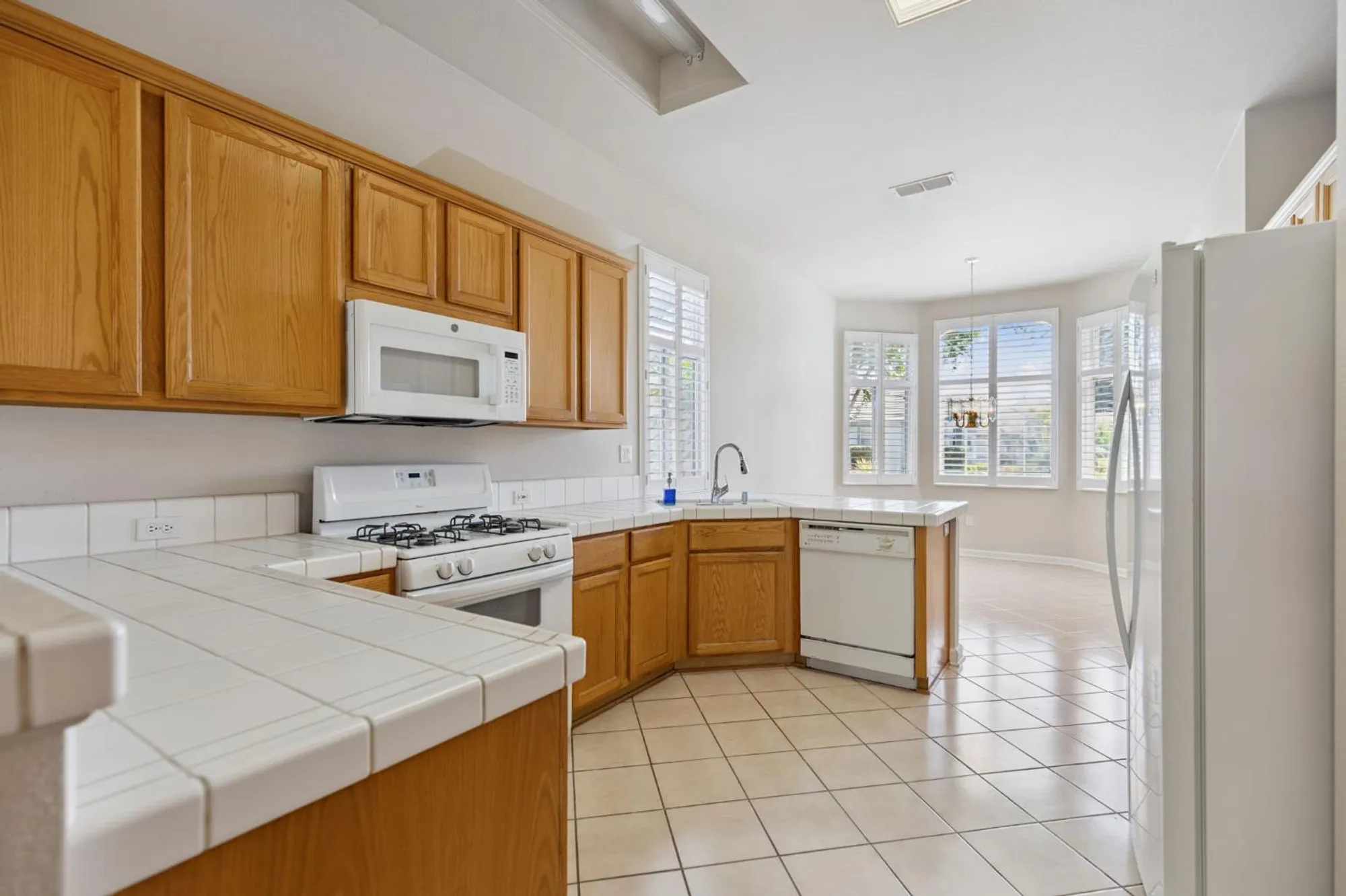 Property Slideshow image 4 of 40 | 4032 enchanted cir, Roseville, CA, 95747