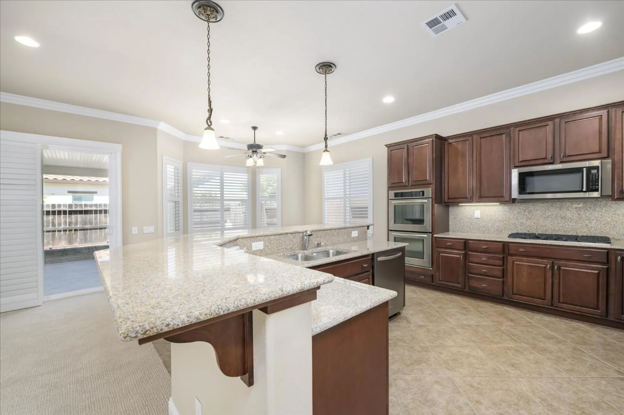 Property Slideshow image 10 of 36 | 2112 leighham dr, Roseville, CA, 95747