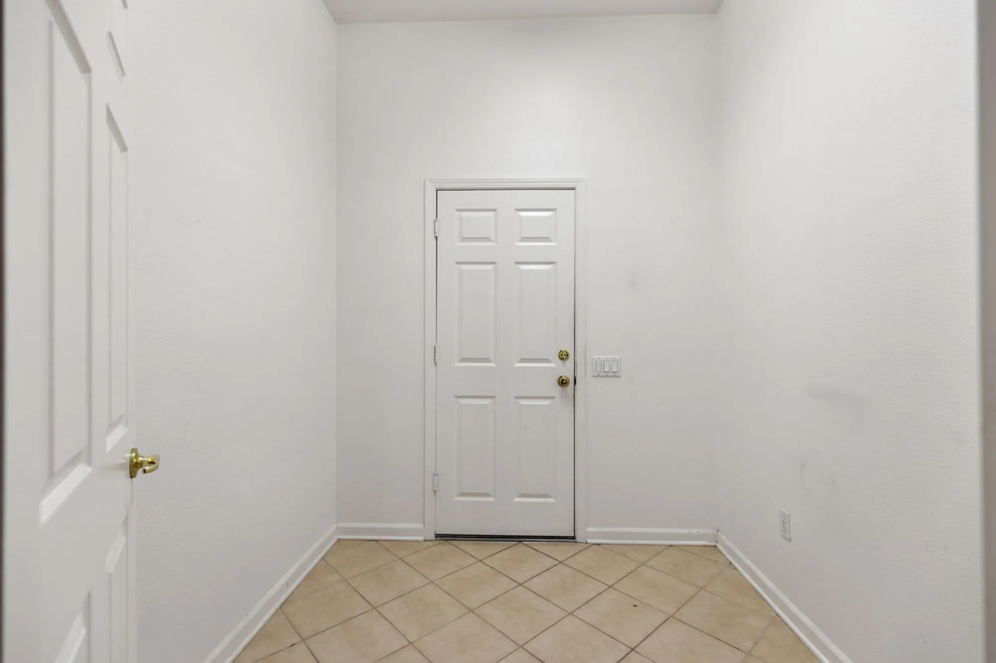 Property Slideshow image 16 of 40 | 4032 enchanted cir, Roseville, CA, 95747