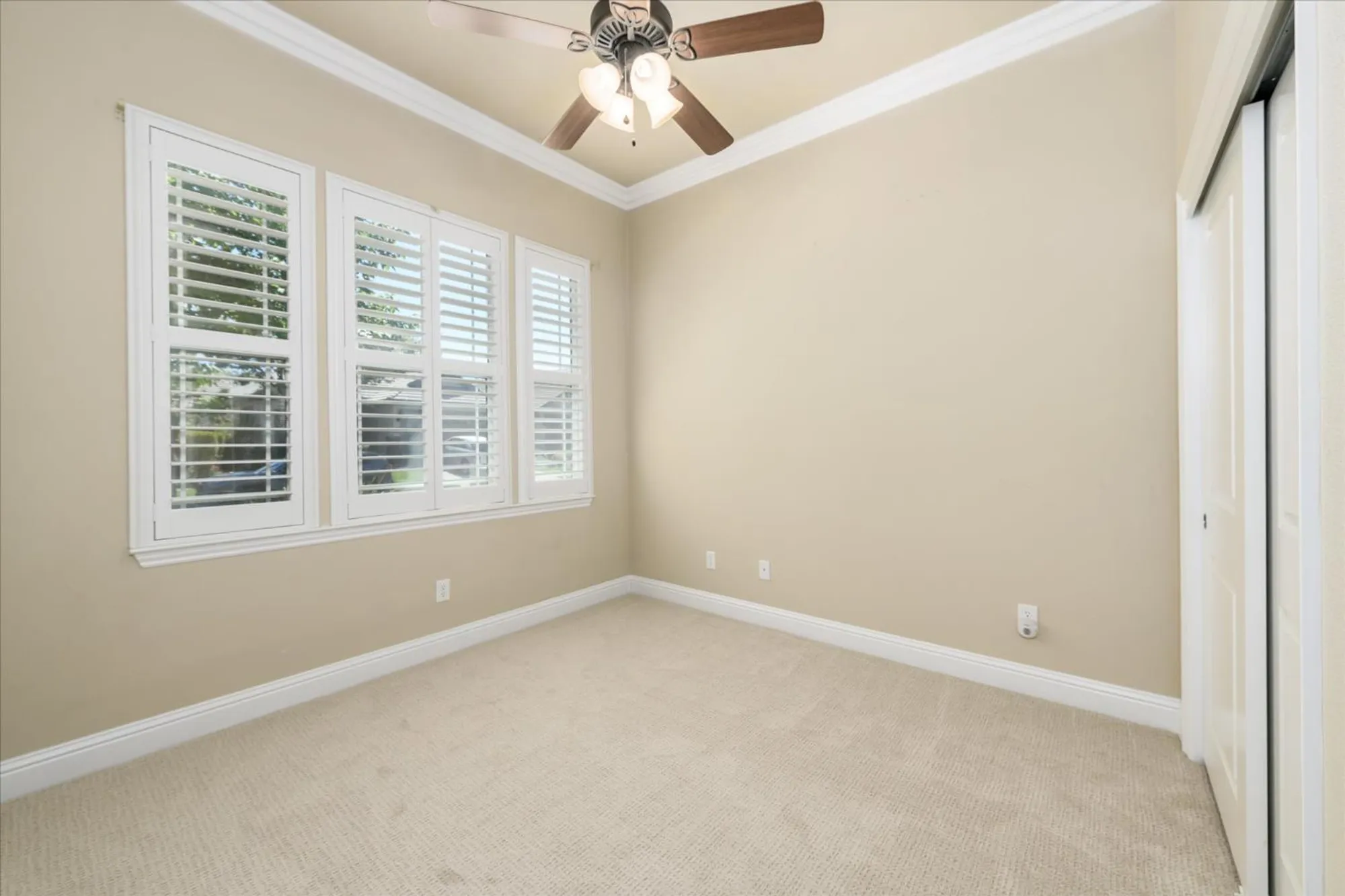 Property Slideshow image 19 of 36 | 2112 leighham dr, Roseville, CA, 95747