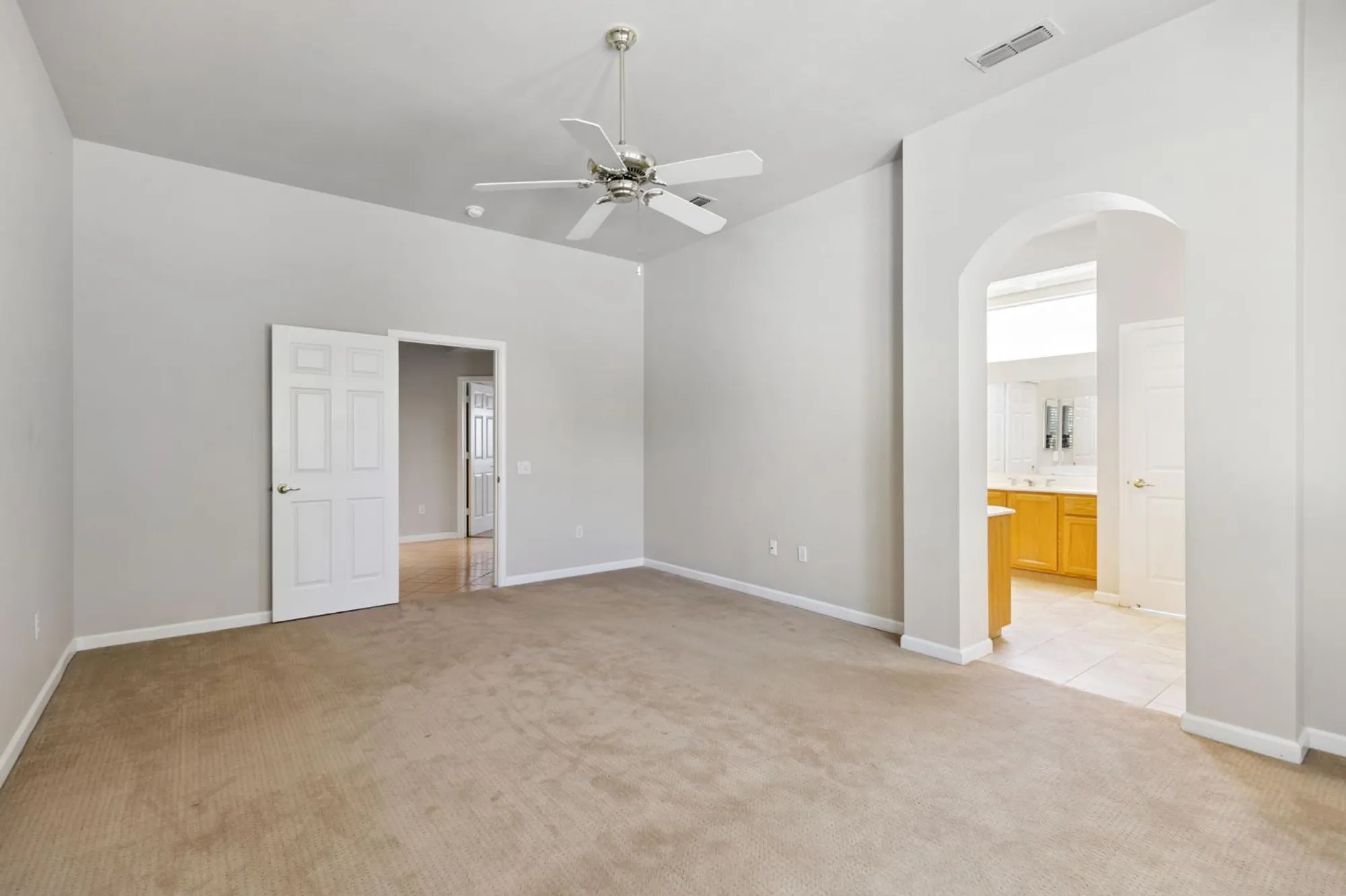 Property Slideshow image 23 of 40 | 4032 enchanted cir, Roseville, CA, 95747