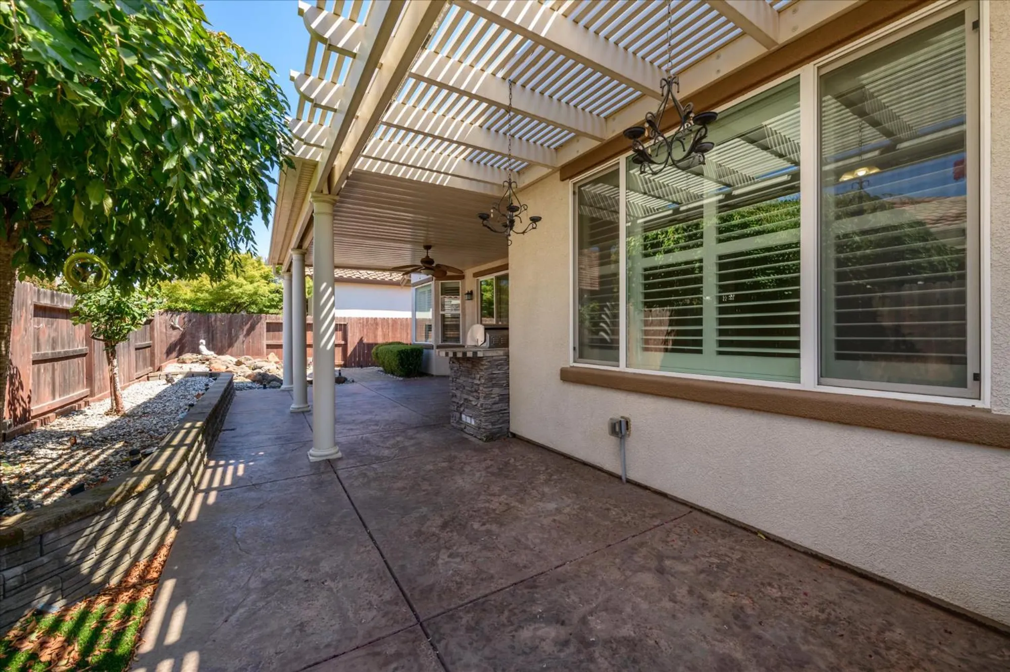 Property Slideshow image 26 of 36 | 2112 leighham dr, Roseville, CA, 95747