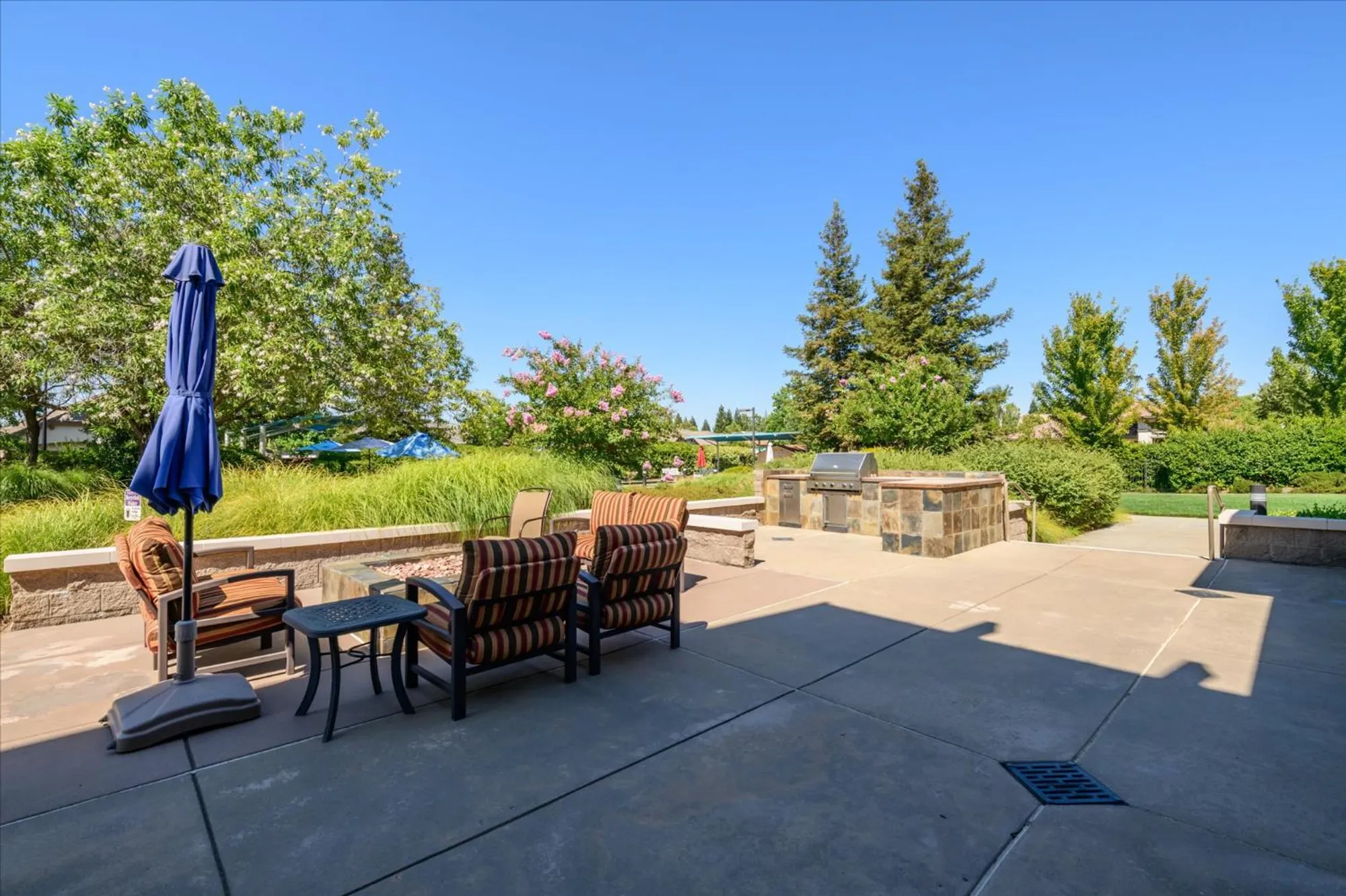 Property Slideshow image 34 of 36 | 2112 leighham dr, Roseville, CA, 95747