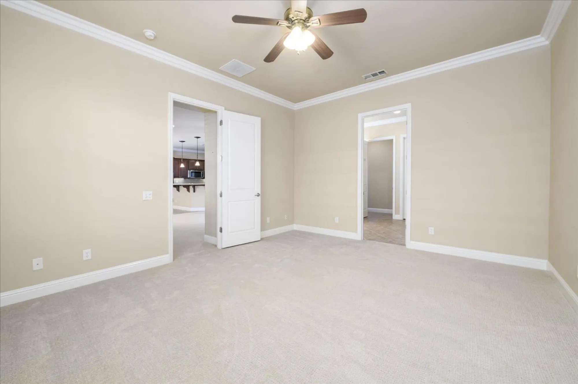 Property Slideshow image 14 of 36 | 2112 leighham dr, Roseville, CA, 95747