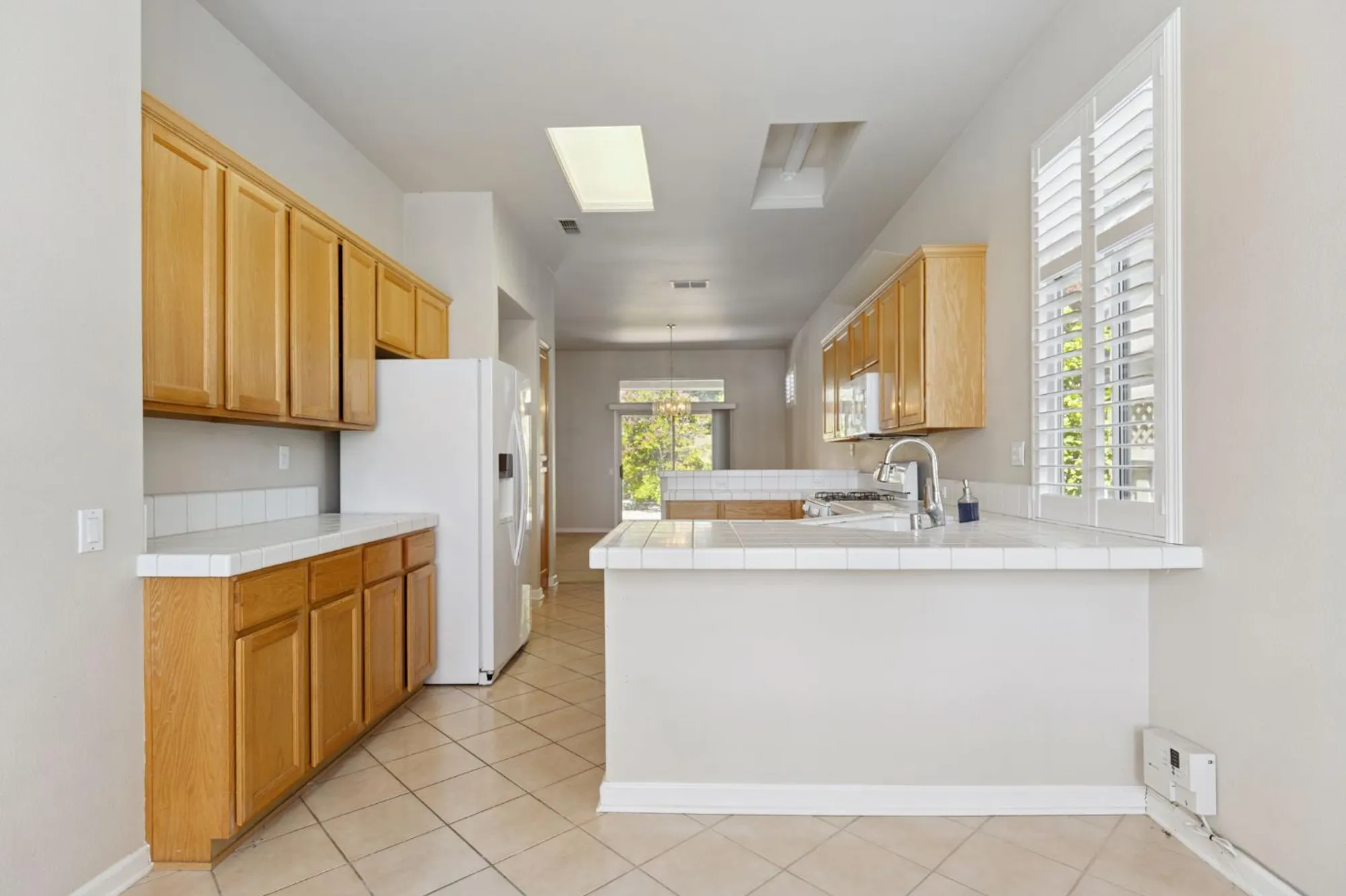 Property Slideshow image 10 of 40 | 4032 enchanted cir, Roseville, CA, 95747