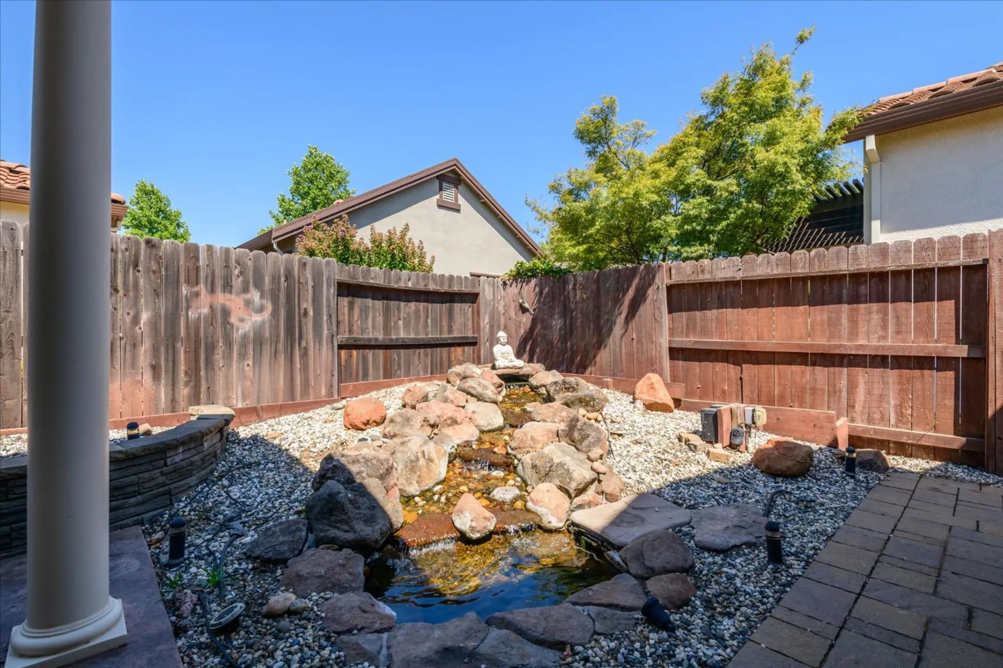 Property Slideshow image 29 of 36 | 2112 leighham dr, Roseville, CA, 95747
