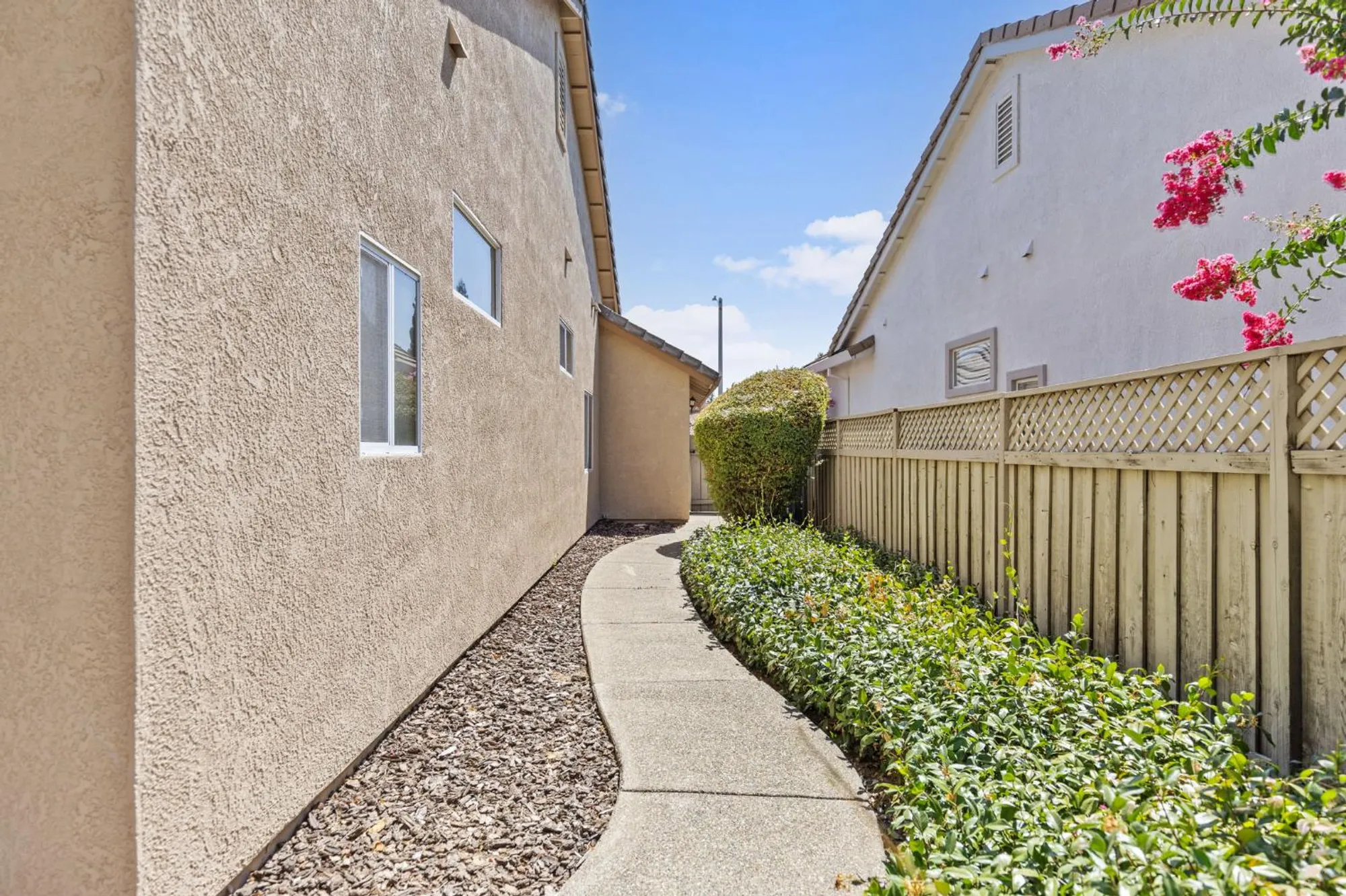 Property Slideshow image 33 of 40 | 4032 enchanted cir, Roseville, CA, 95747
