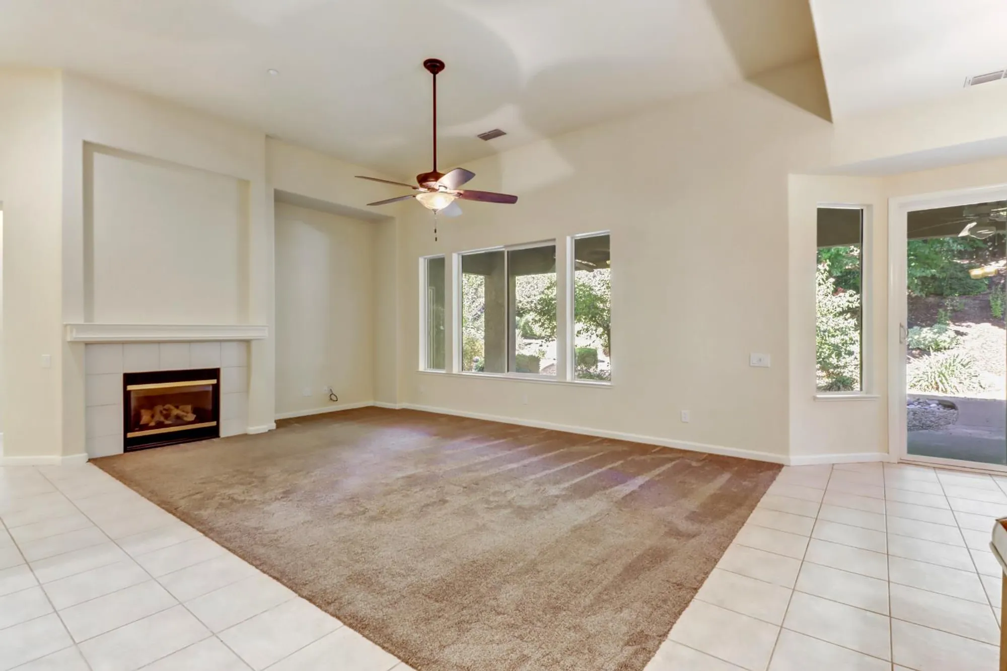 Property Slideshow image 5 of 25 | 3501 saberton ct, Rocklin, CA, 95765