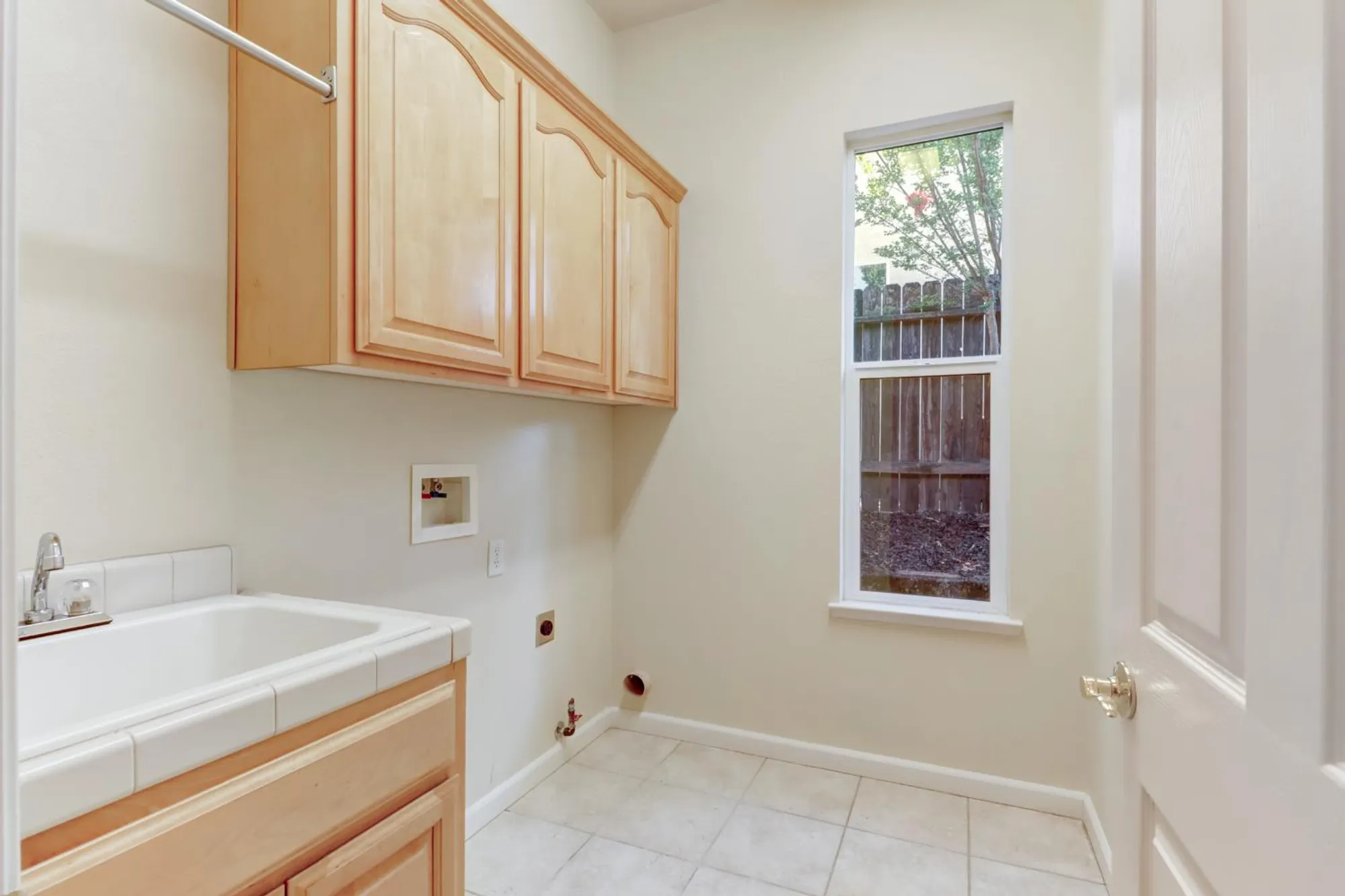 Property Slideshow image 19 of 25 | 3501 saberton ct, Rocklin, CA, 95765