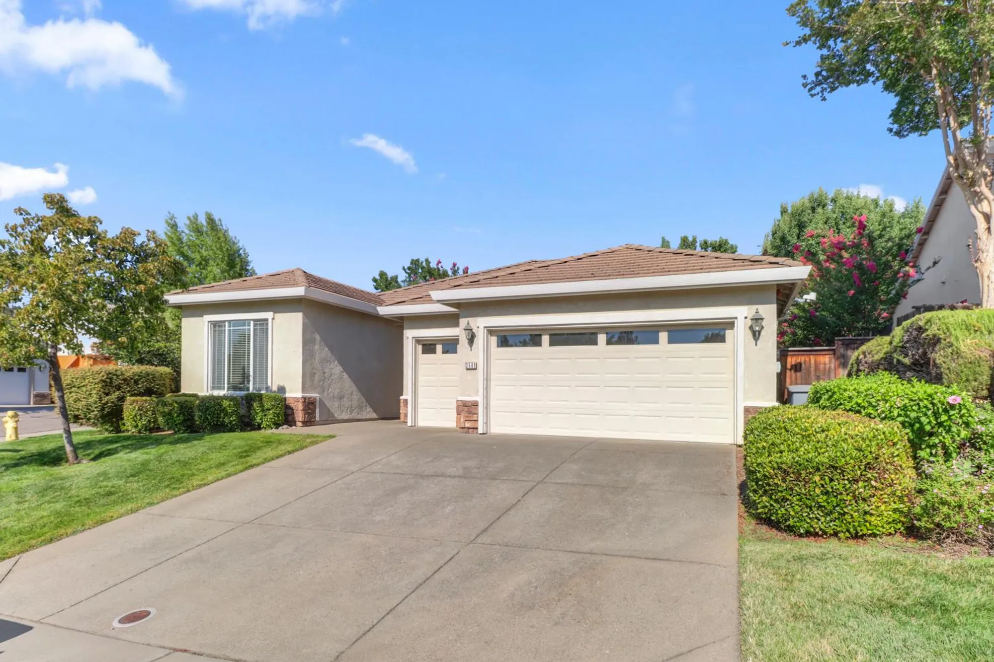 Property Slideshow image 4 of 25 | 3501 saberton ct, Rocklin, CA, 95765