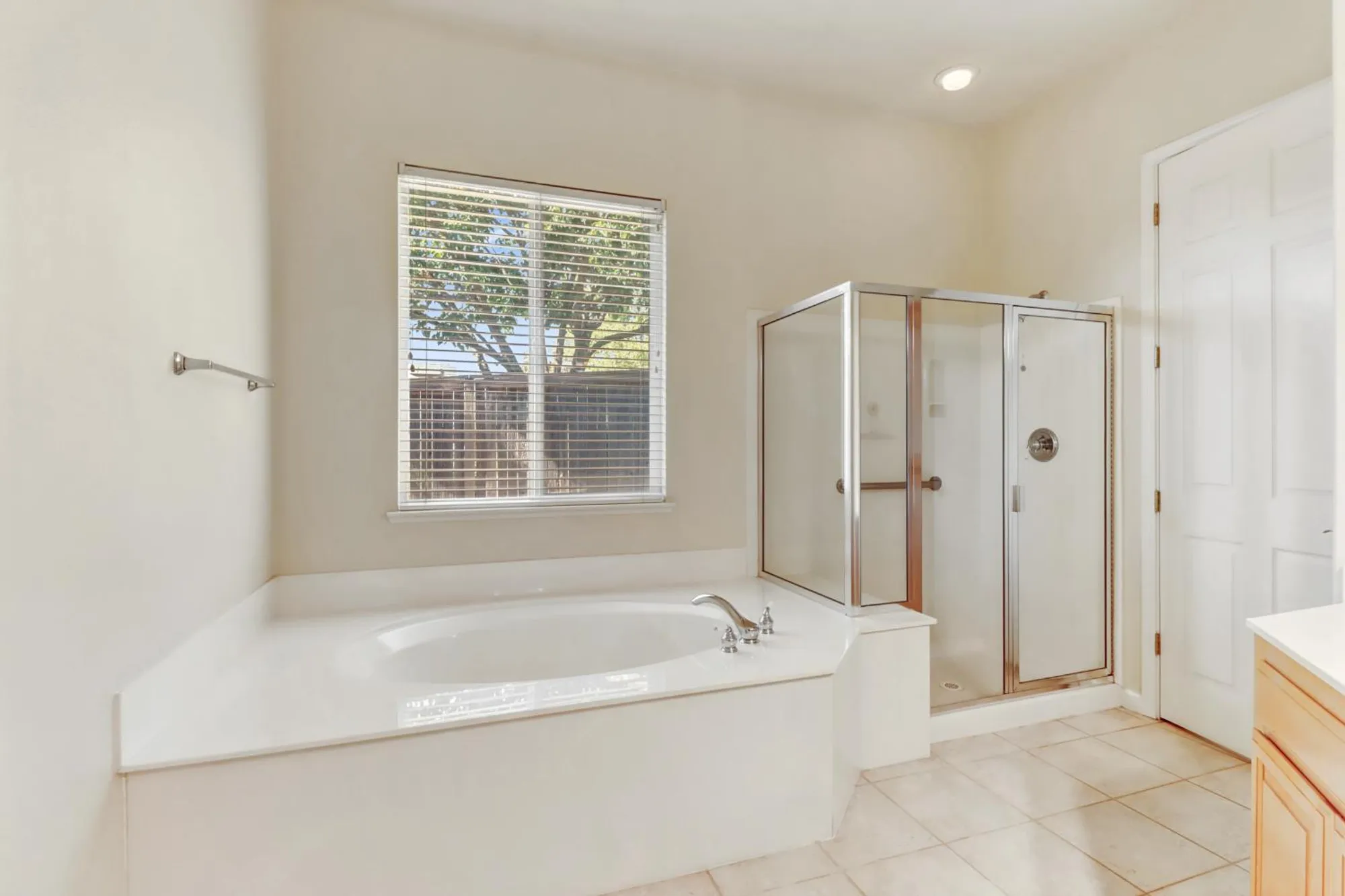Property Slideshow image 14 of 25 | 3501 saberton ct, Rocklin, CA, 95765