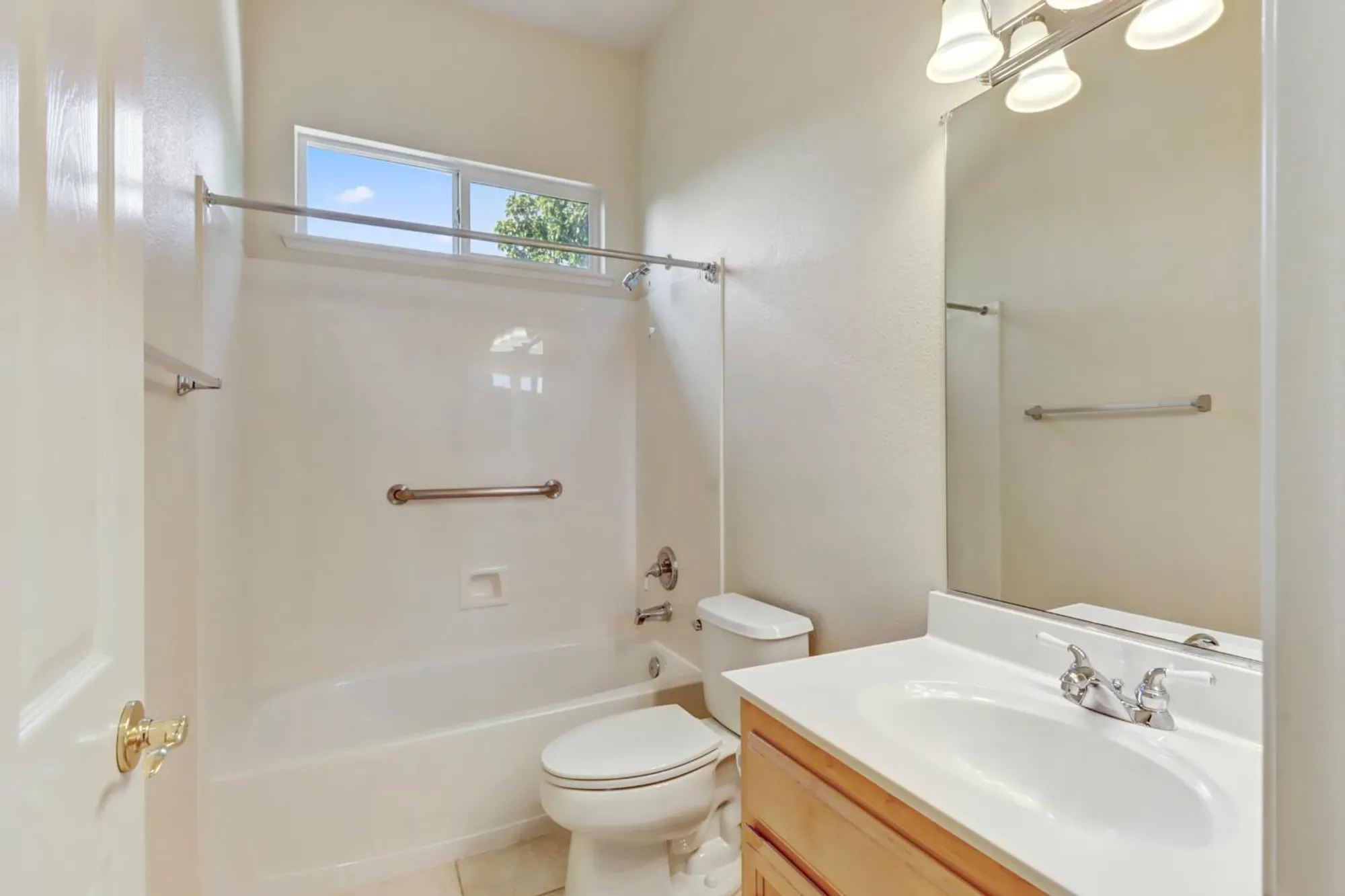 Property Slideshow image 17 of 25 | 3501 saberton ct, Rocklin, CA, 95765