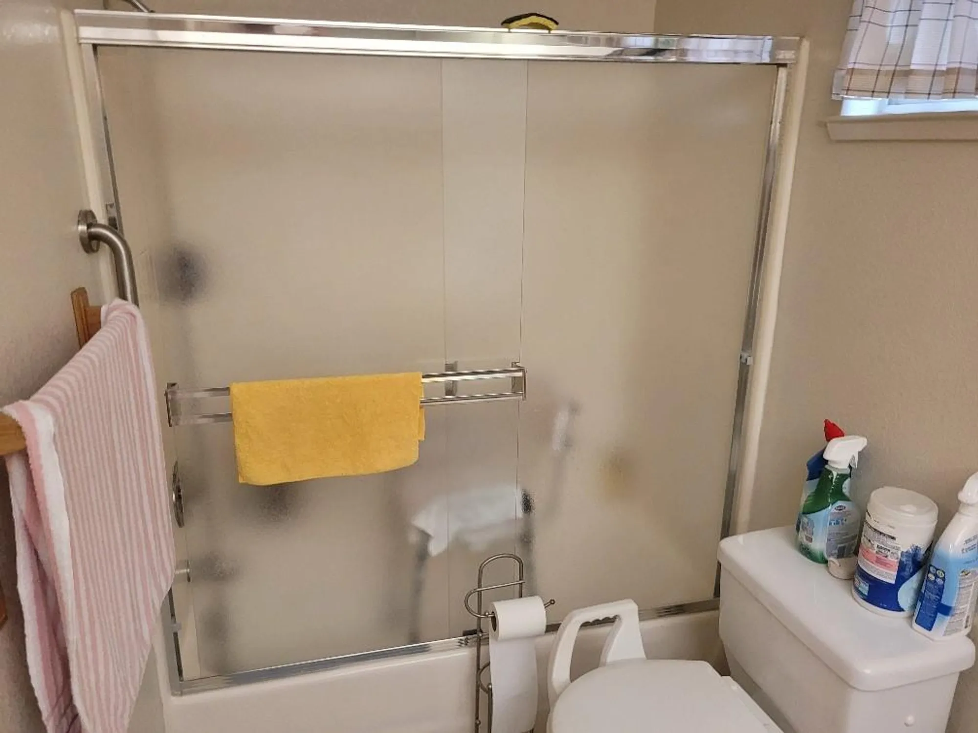 Property Slideshow image 15 of 31 | 7407 sunborough ln, Sacramento, CA, 95828