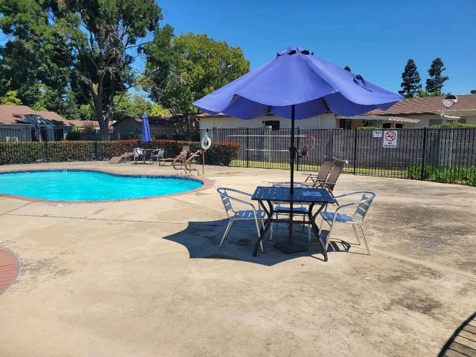 Property Slideshow image 30 of 31 | 7407 sunborough ln, Sacramento, CA, 95828