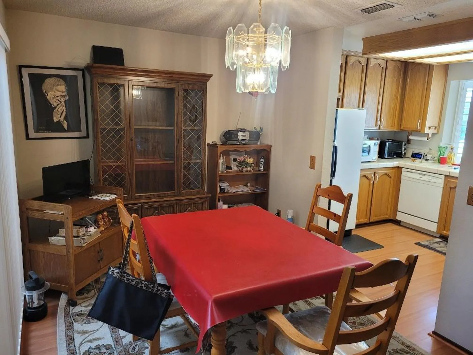 Property Slideshow image 6 of 31 | 7407 sunborough ln, Sacramento, CA, 95828