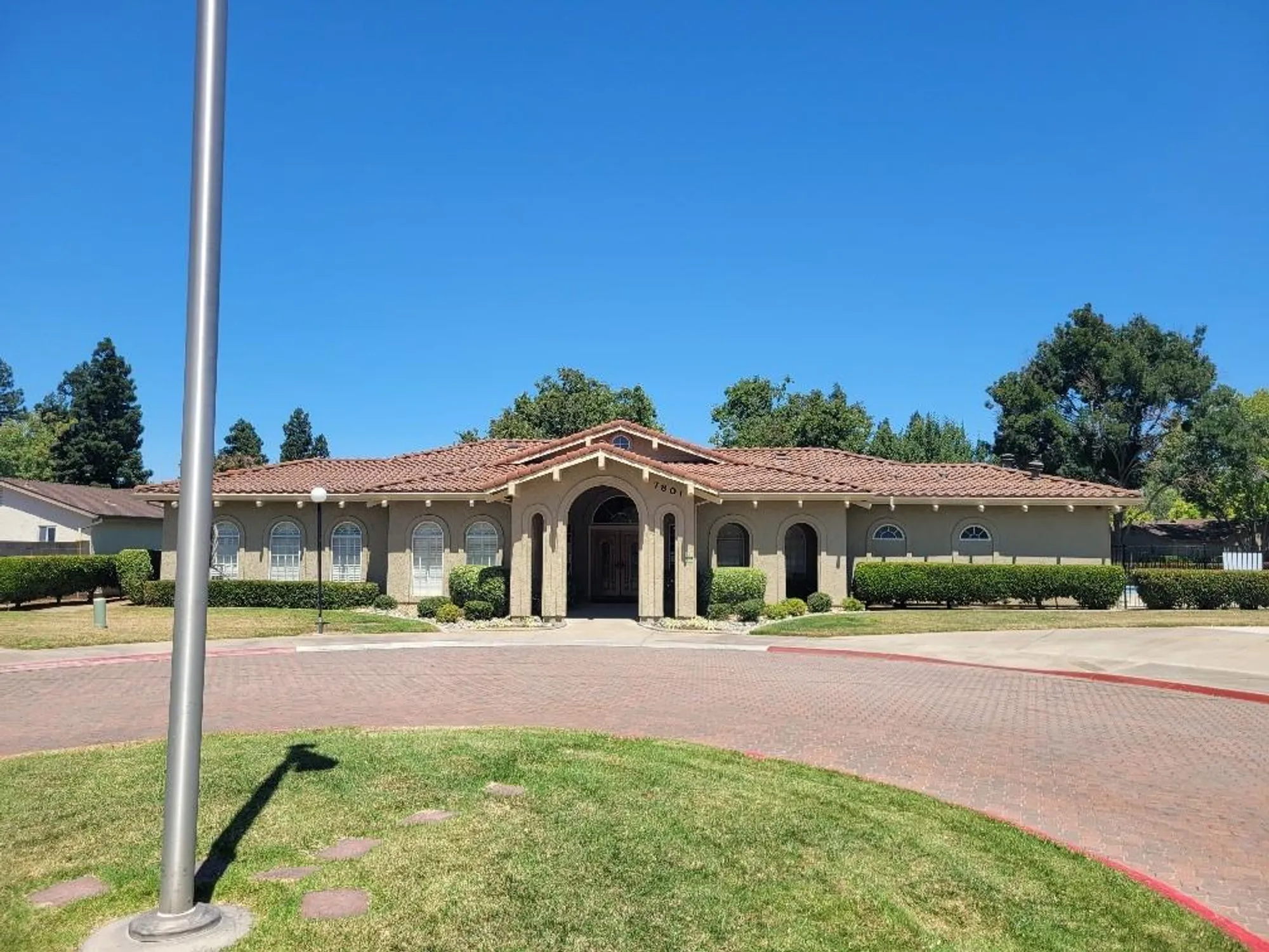 Property Slideshow image 31 of 31 | 7407 sunborough ln, Sacramento, CA, 95828