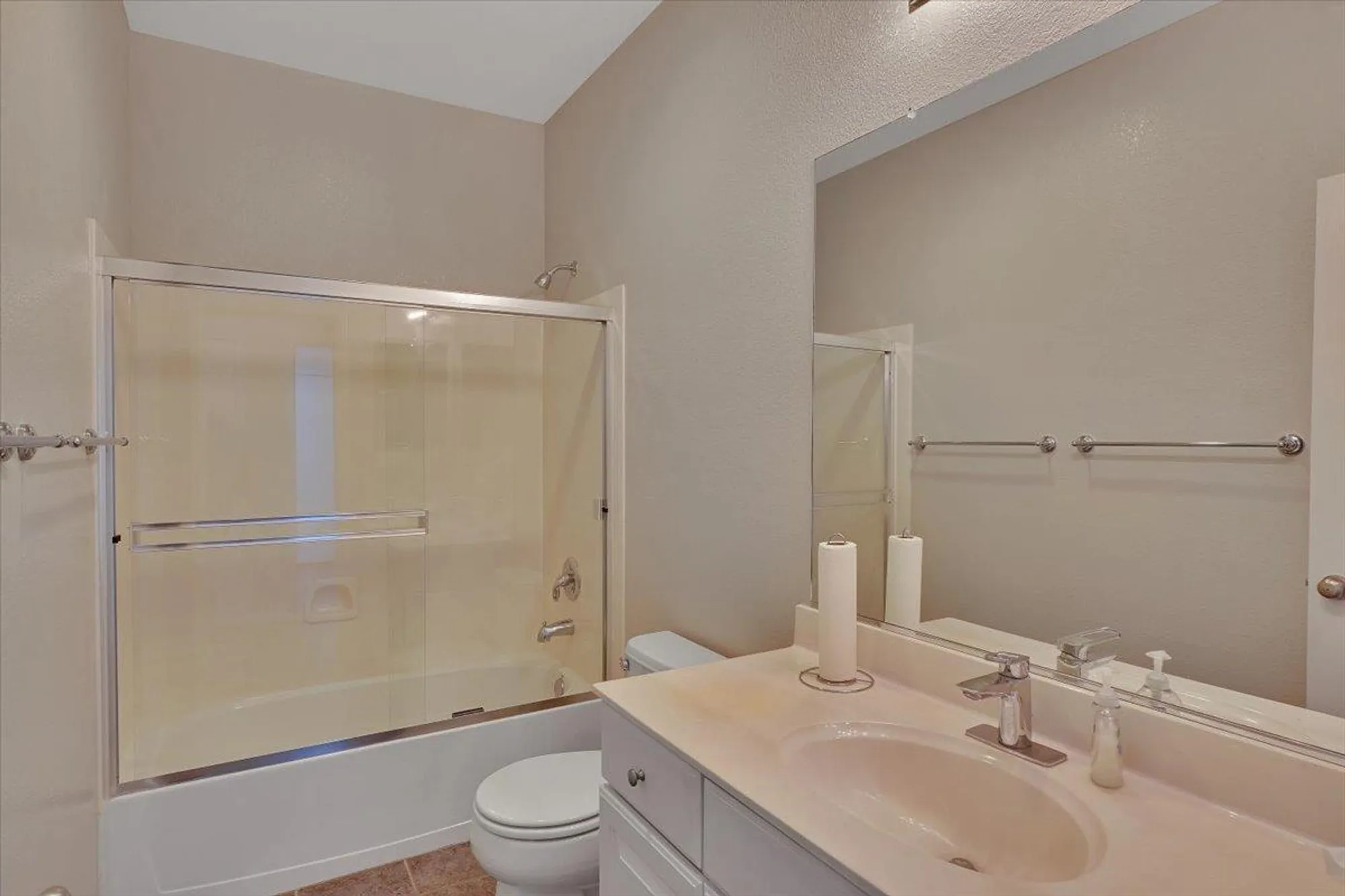 Property Slideshow image 26 of 60 | 470 pelican bay cir, Sacramento, CA, 95835