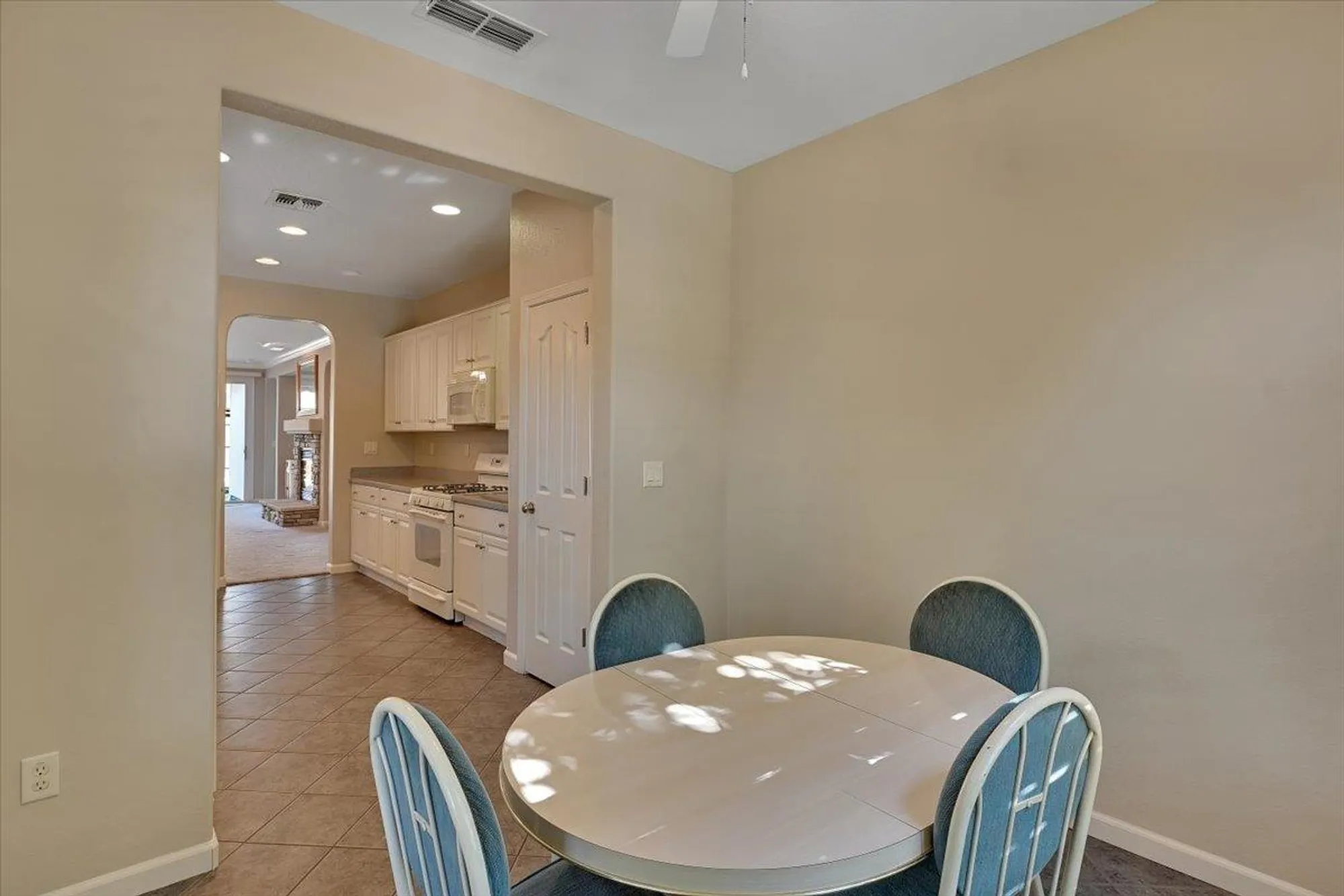 Property Slideshow image 14 of 60 | 470 pelican bay cir, Sacramento, CA, 95835