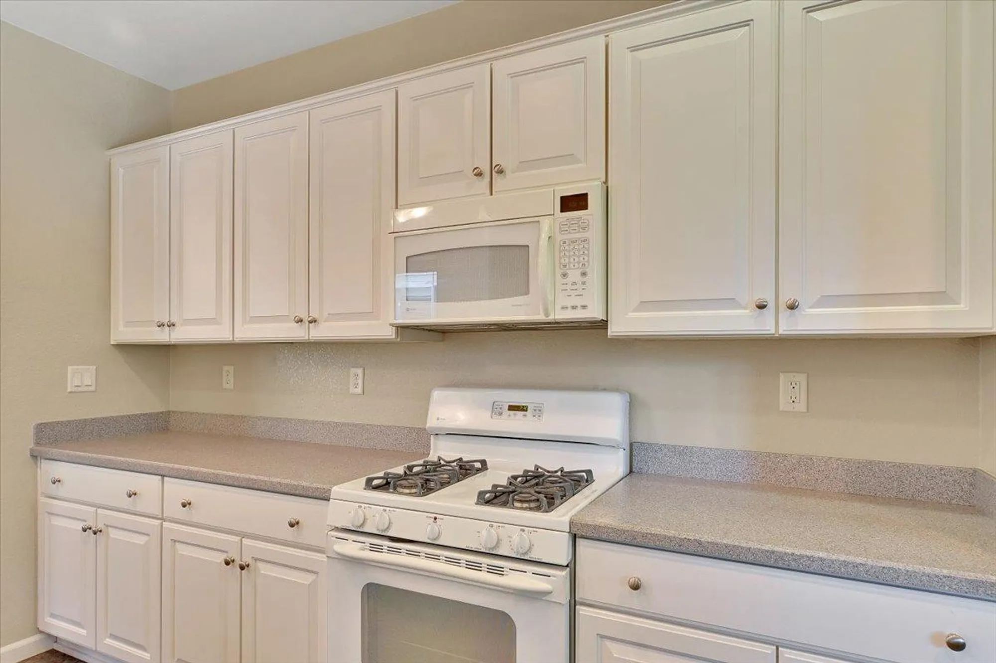 Property Slideshow image 17 of 60 | 470 pelican bay cir, Sacramento, CA, 95835